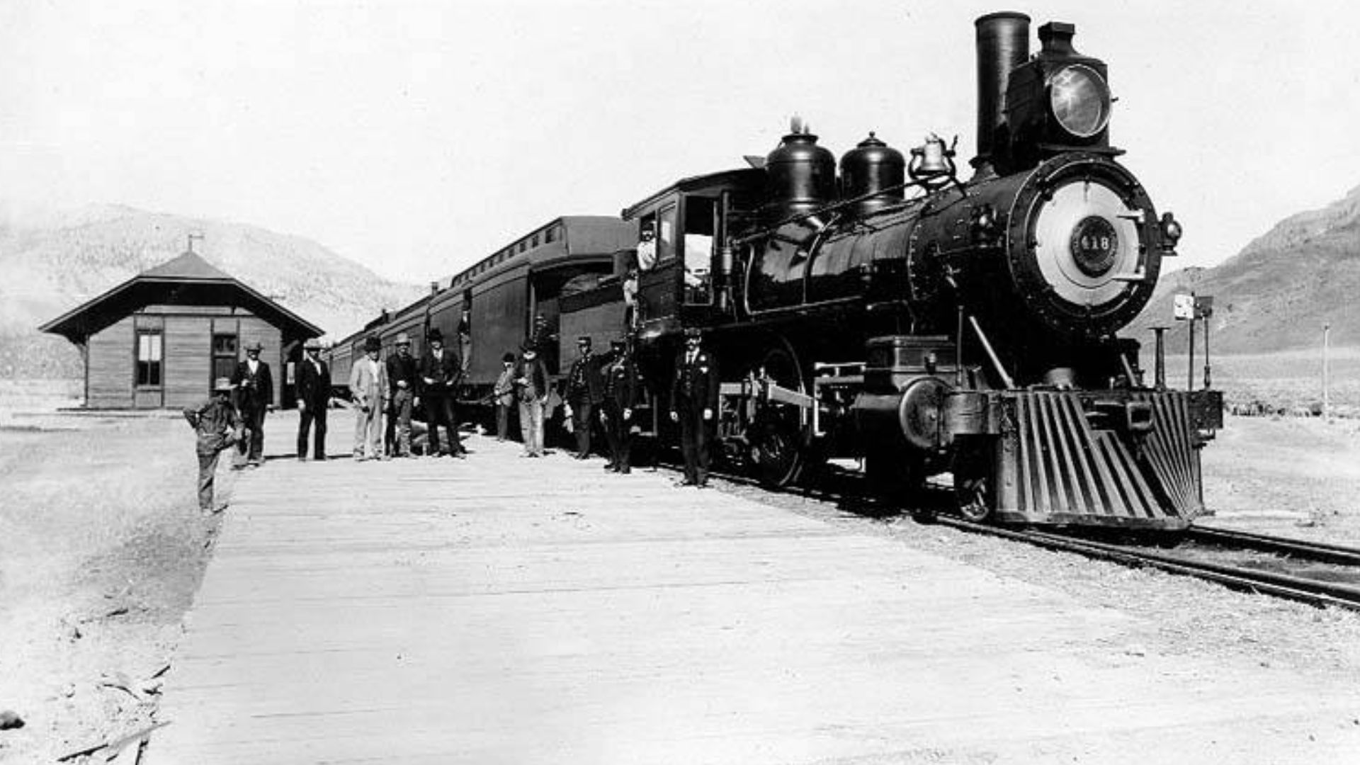File:Northern Pacific train at depot, Livingston, Montana, October 7, 1895 (TRANSPORT 220).jpg