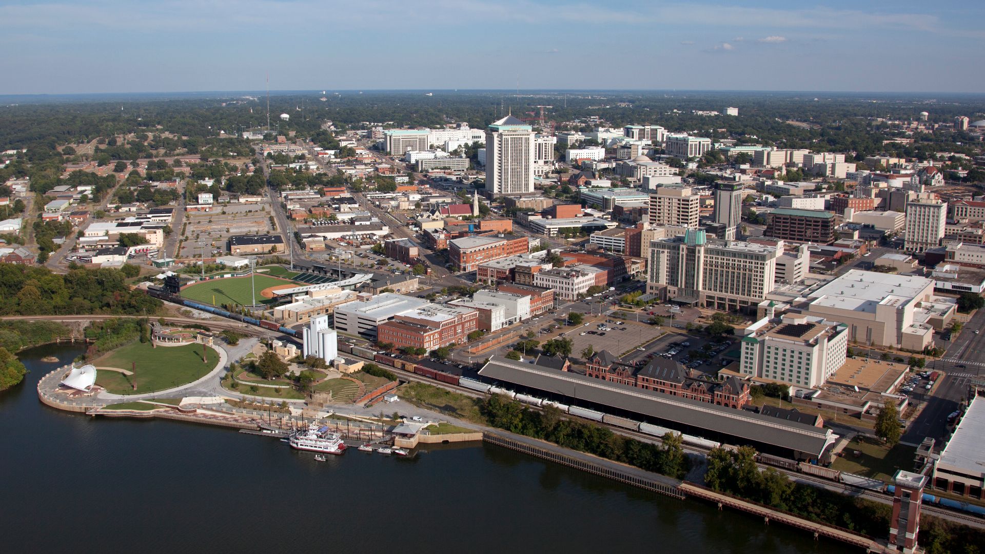 File:Aerial view of Montgomery, Alabama LCCN2011646683.jpg