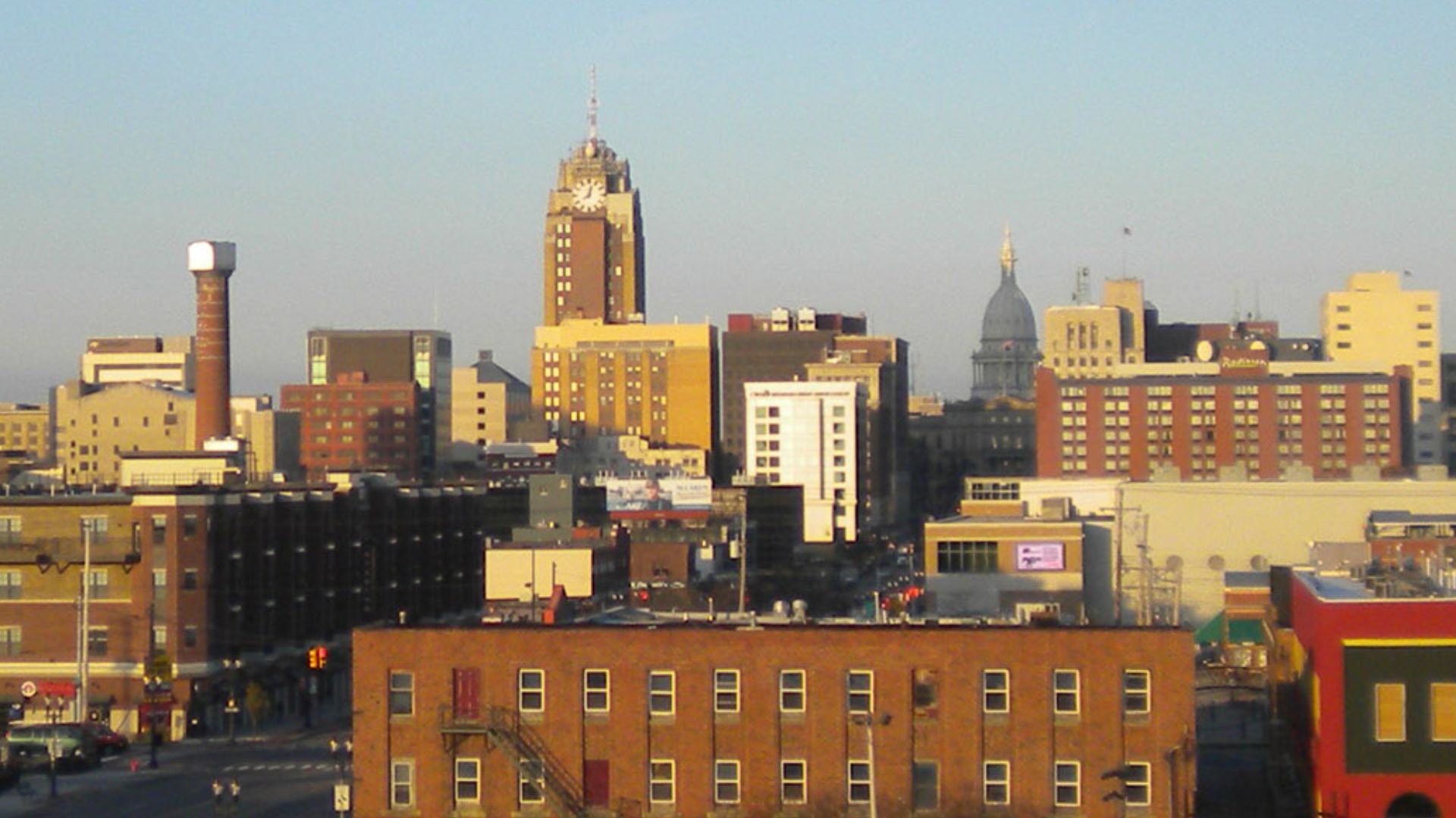 File:Lansing skyline brobb 11 2009.jpg