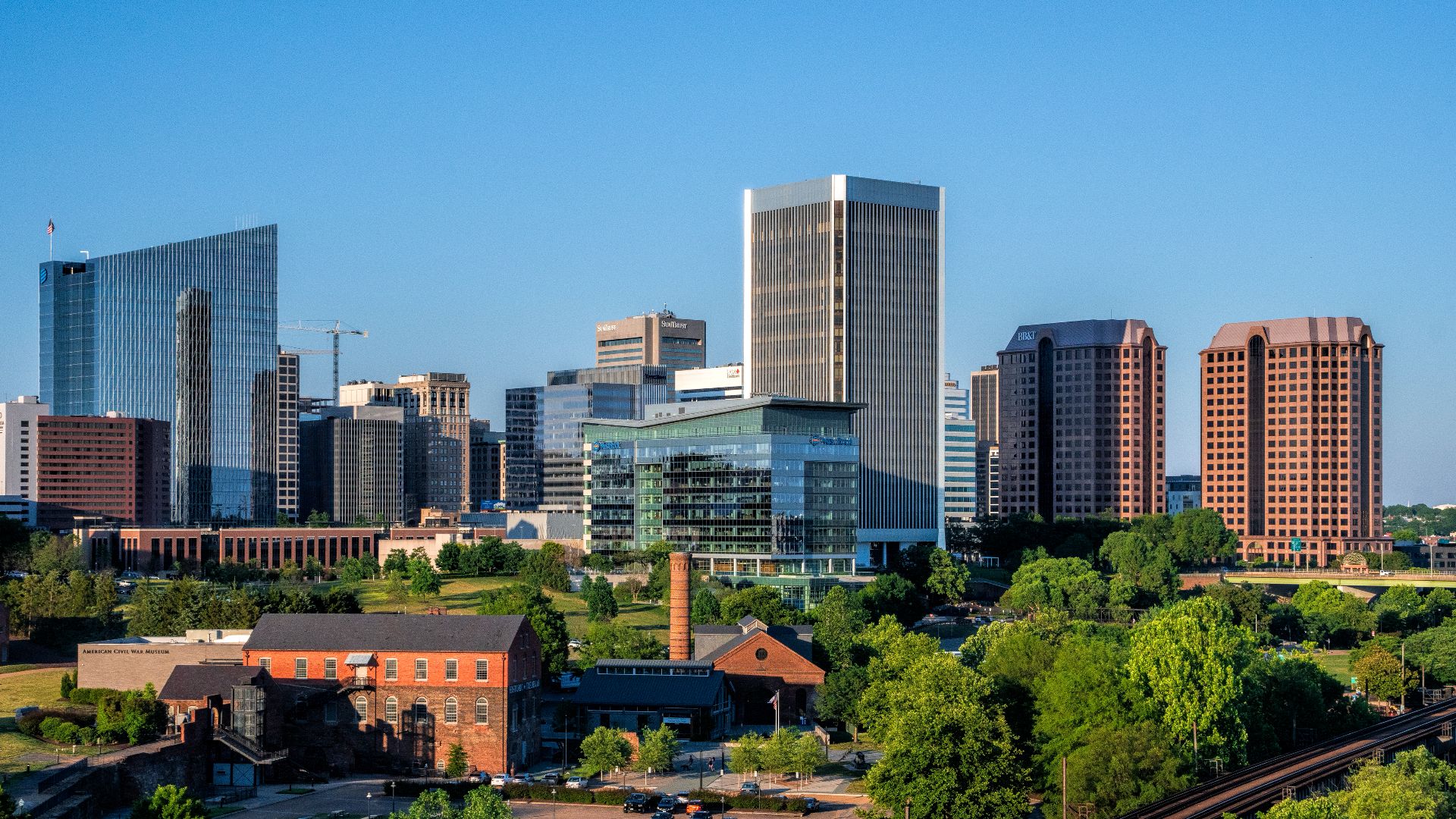 File:A downtown view of Richmond, VA.jpg
