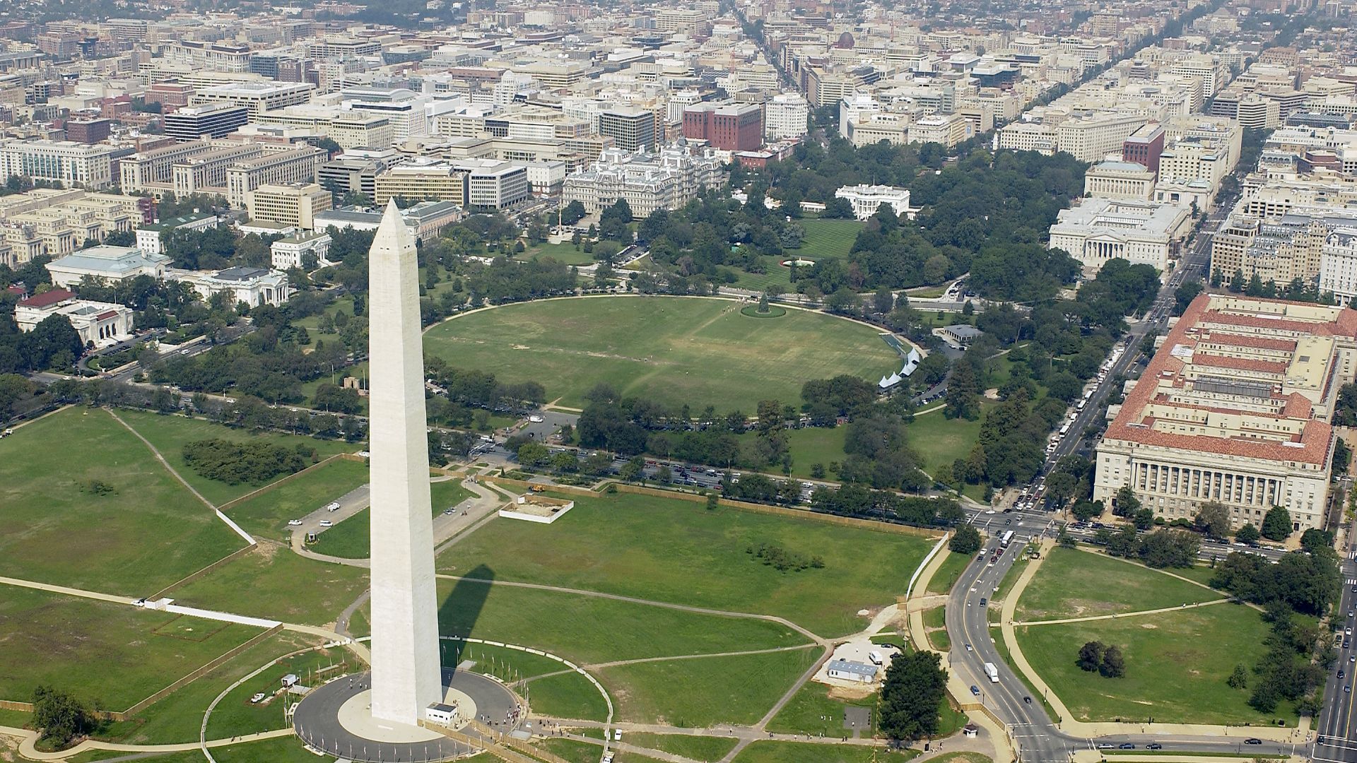 File:WashMonument WhiteHouse.jpg