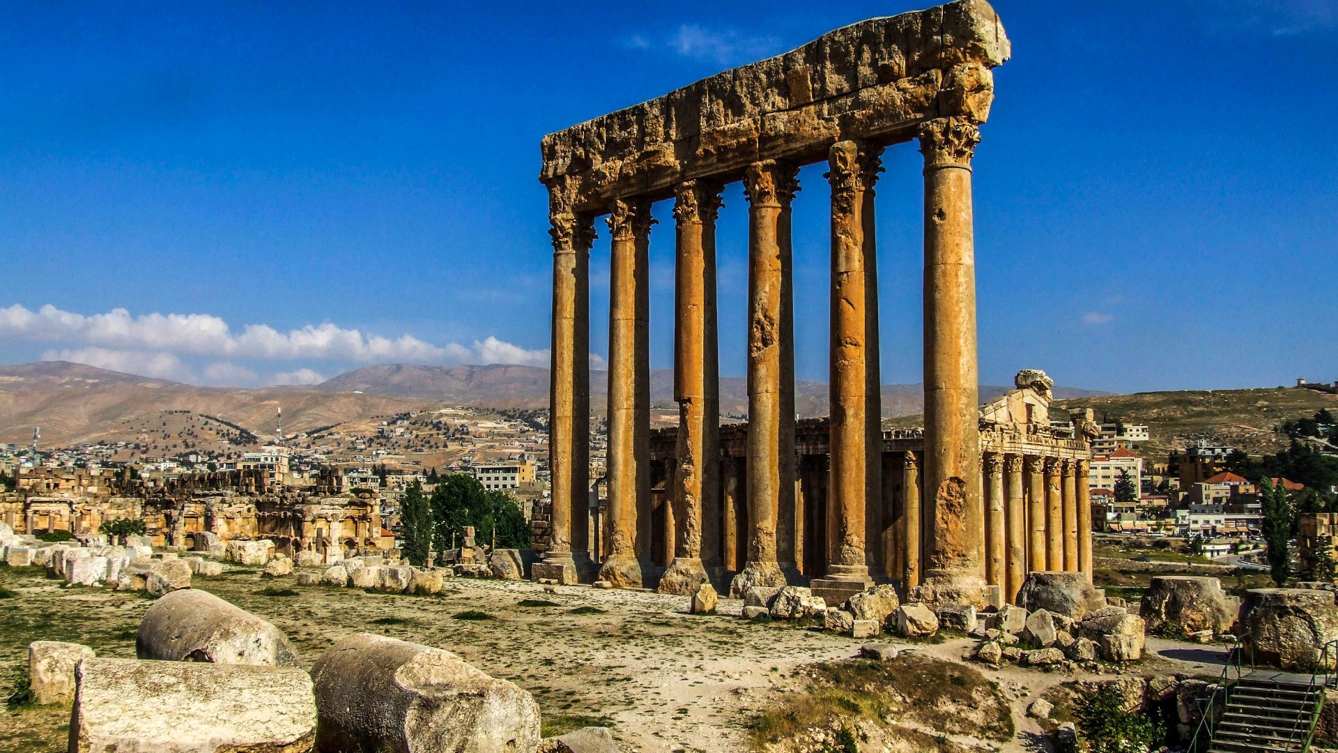 File:Baalbeck Temple.jpg