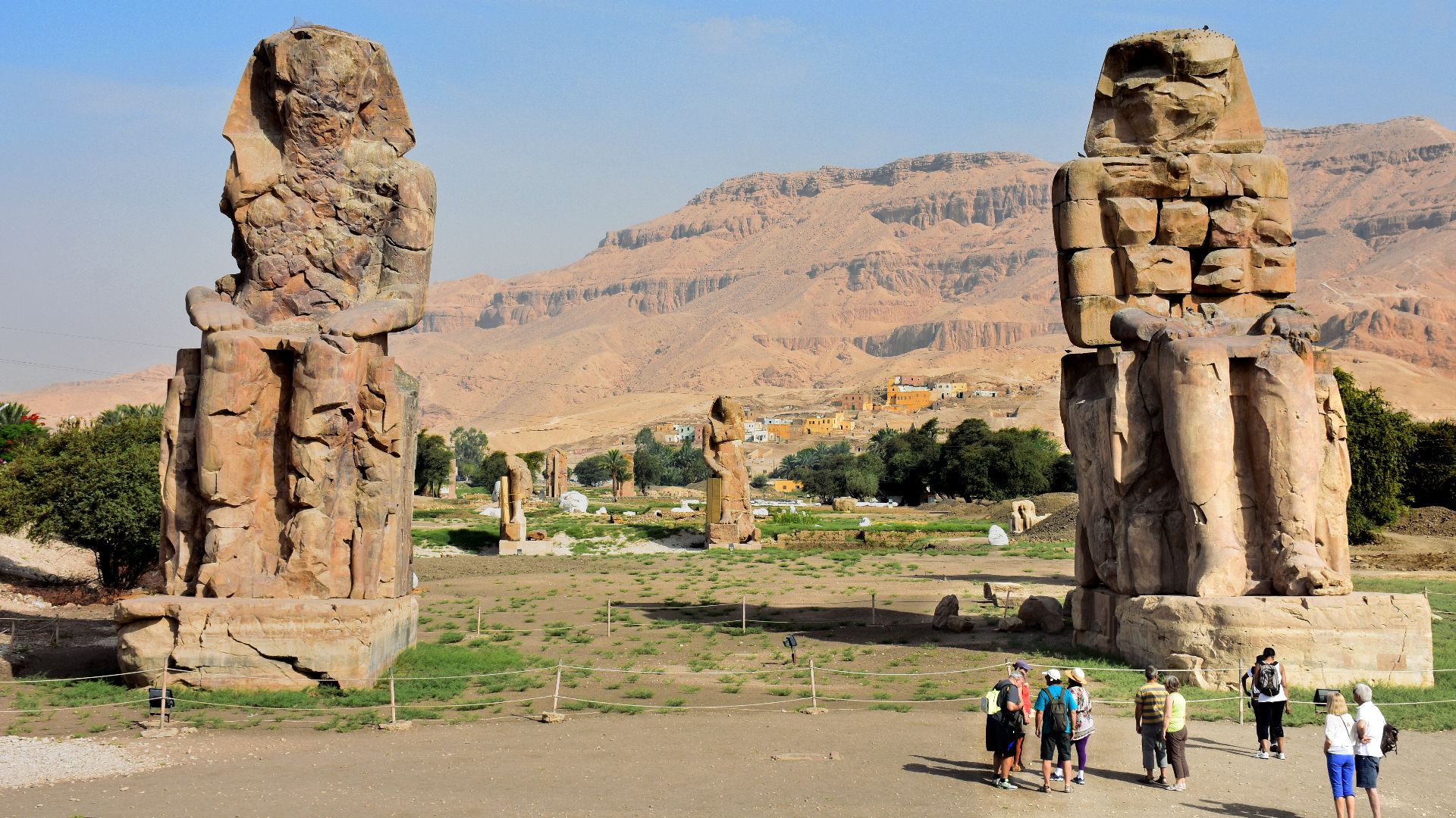 File:Colossi of Memnon May 2015 2.JPG