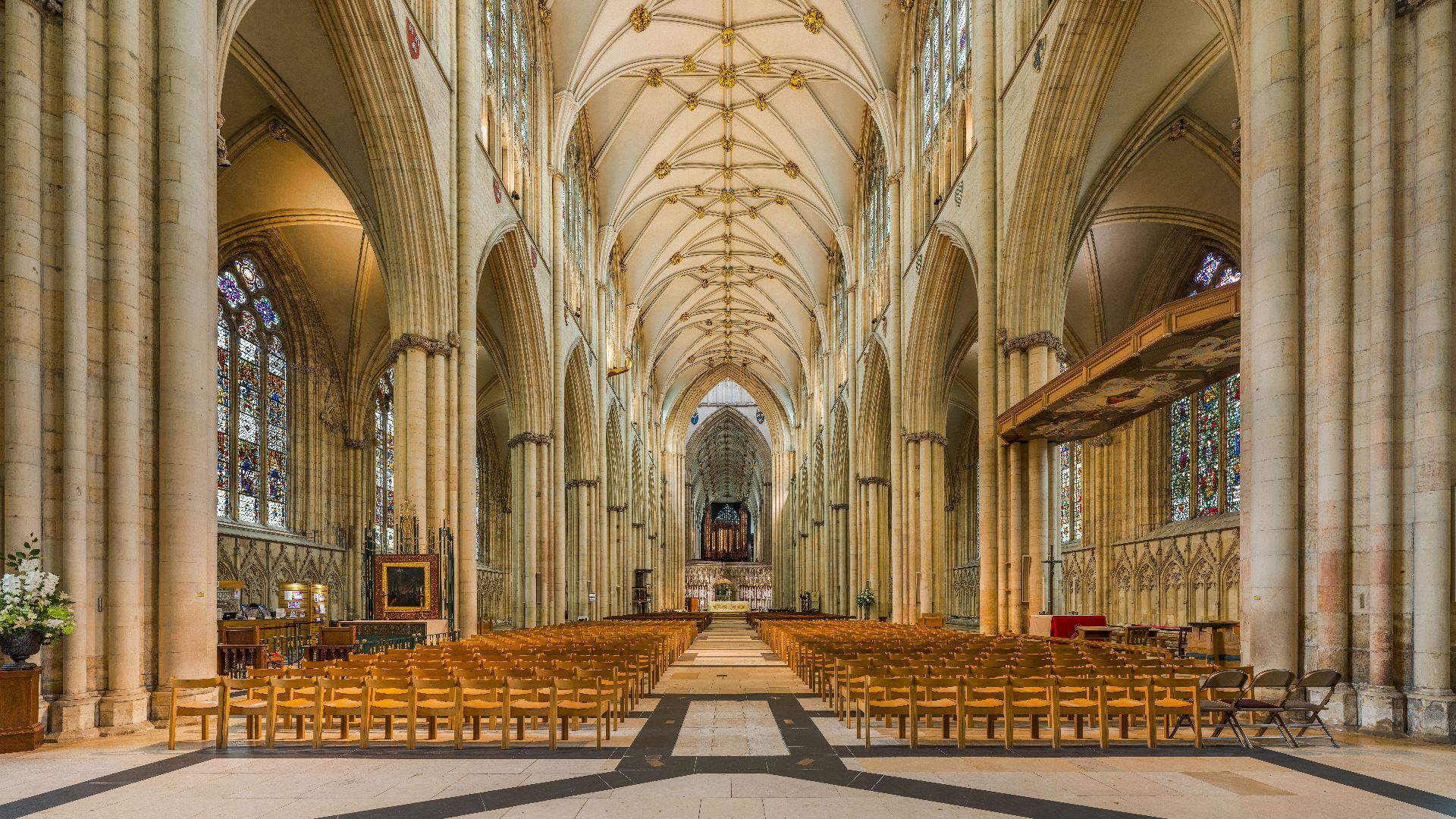 File:York Minster Nave 1, Nth Yorkshire, UK - Diliff.jpg