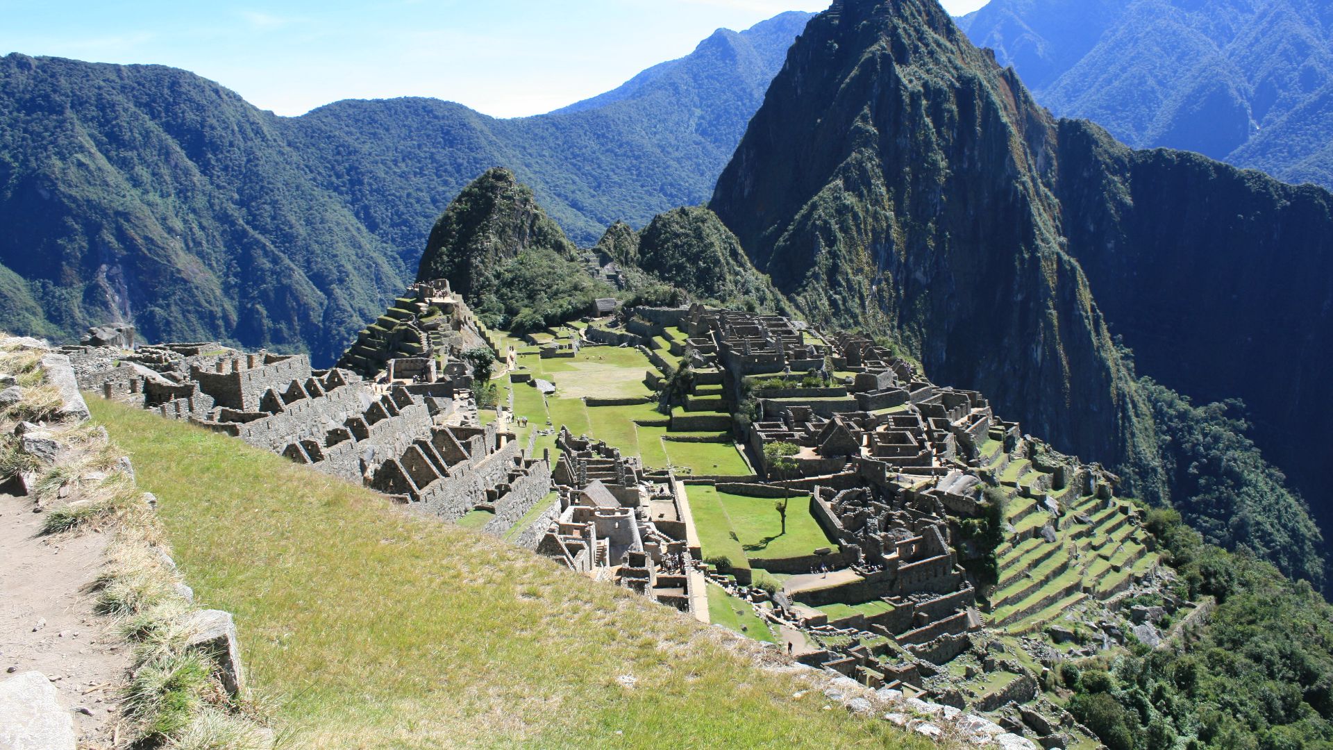 File:Machu Picchu with Huayna Picchu in the background (3833969763).jpg