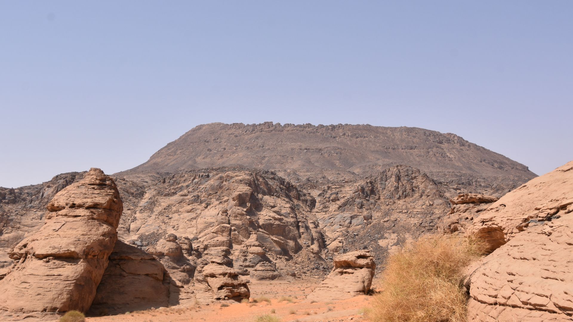 File:Jubbah UNESCO site landscape, Saudi Arabia (4).jpg