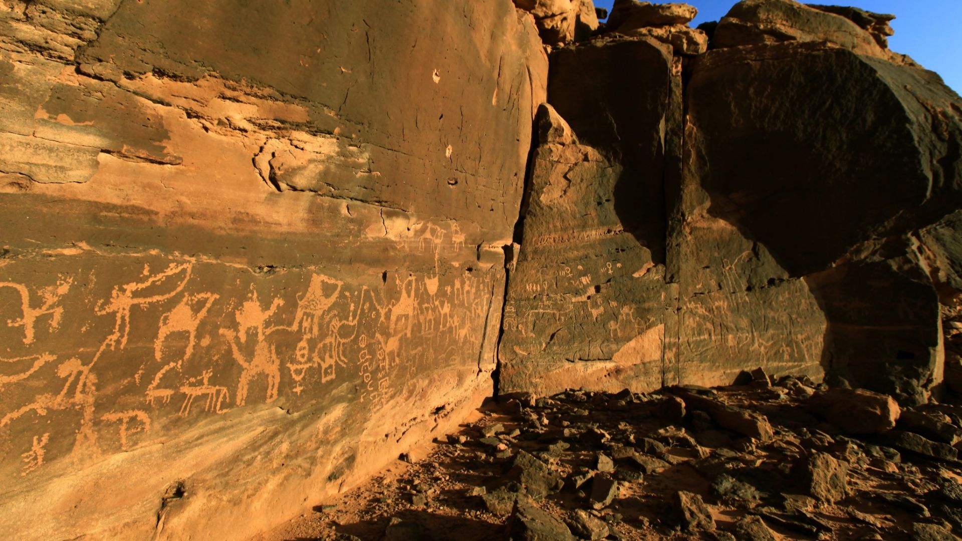 File:الرسوم الصخرية في حائل.jpg