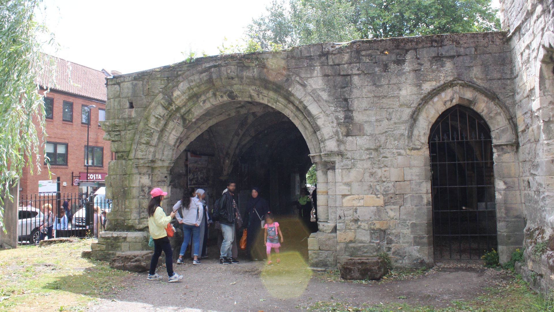 File:Restes Hôpital St Leonard York 10.jpg