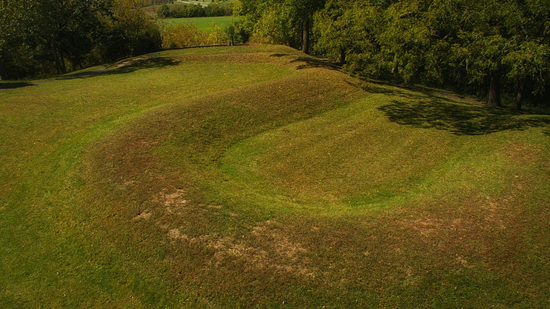 File:Serpent Mound 04.jpg