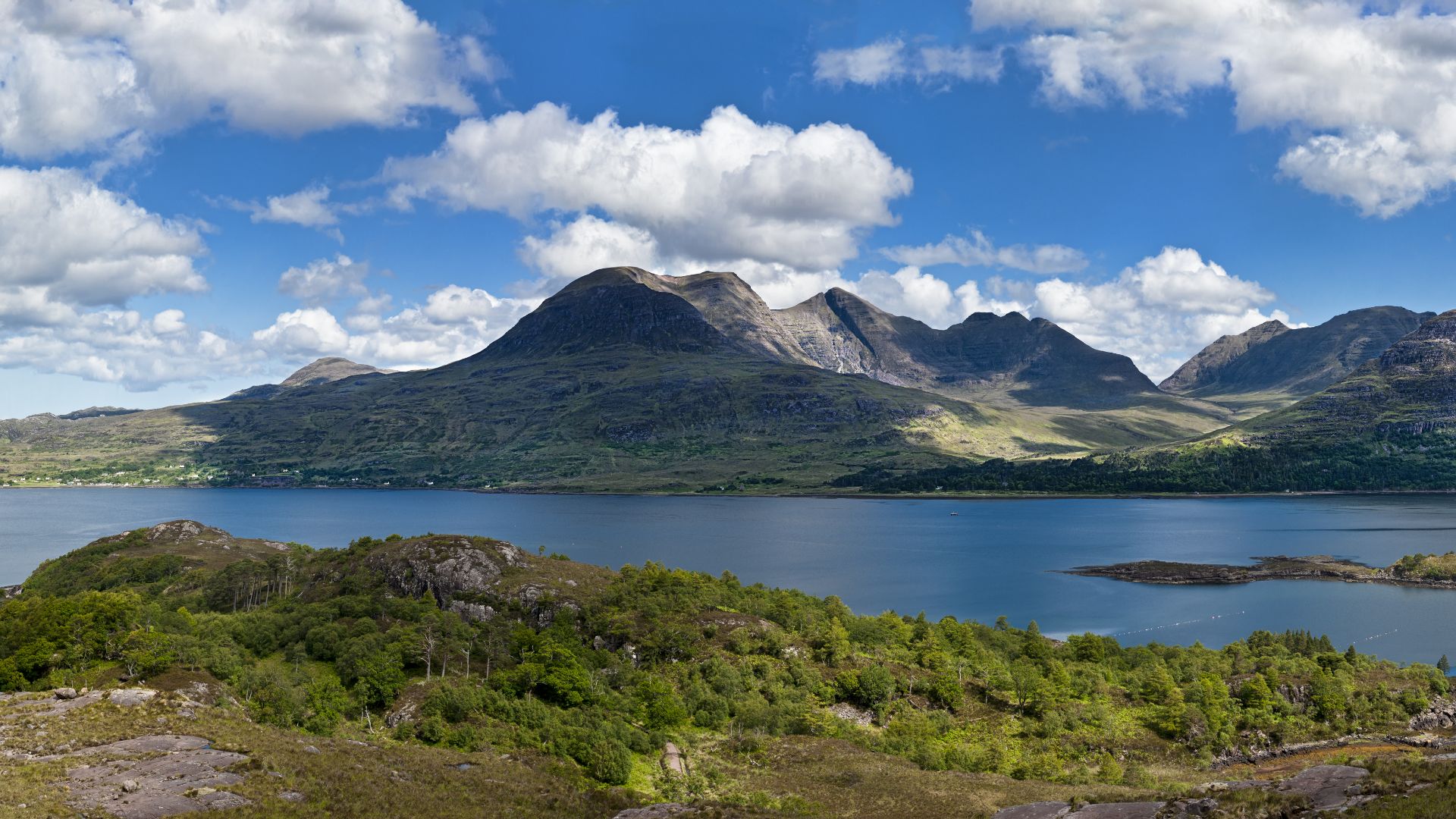 File:Loch Torridon, Scotland.jpg