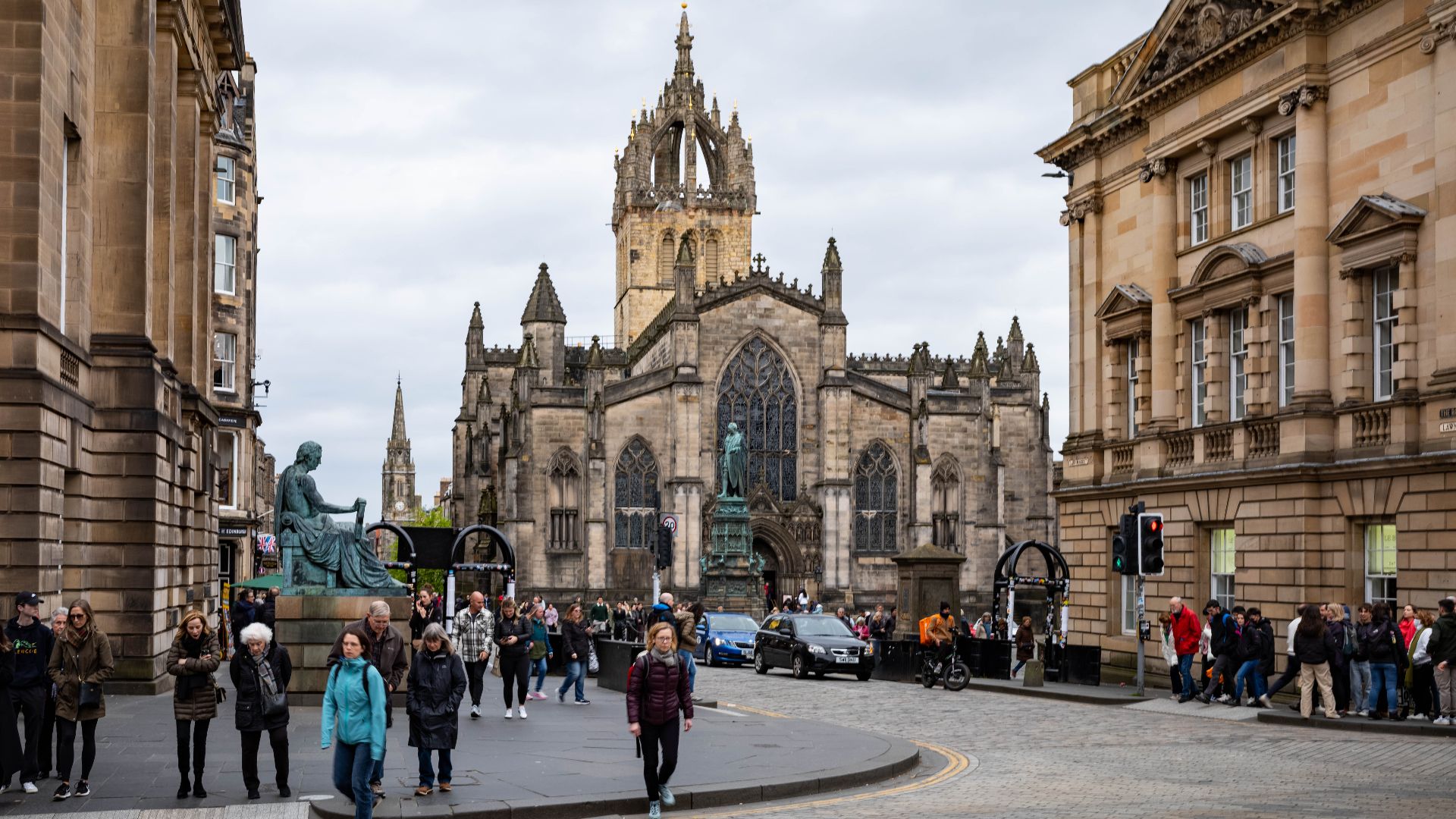 File:The Royal Mile, Edinburgh, Scotland.jpg