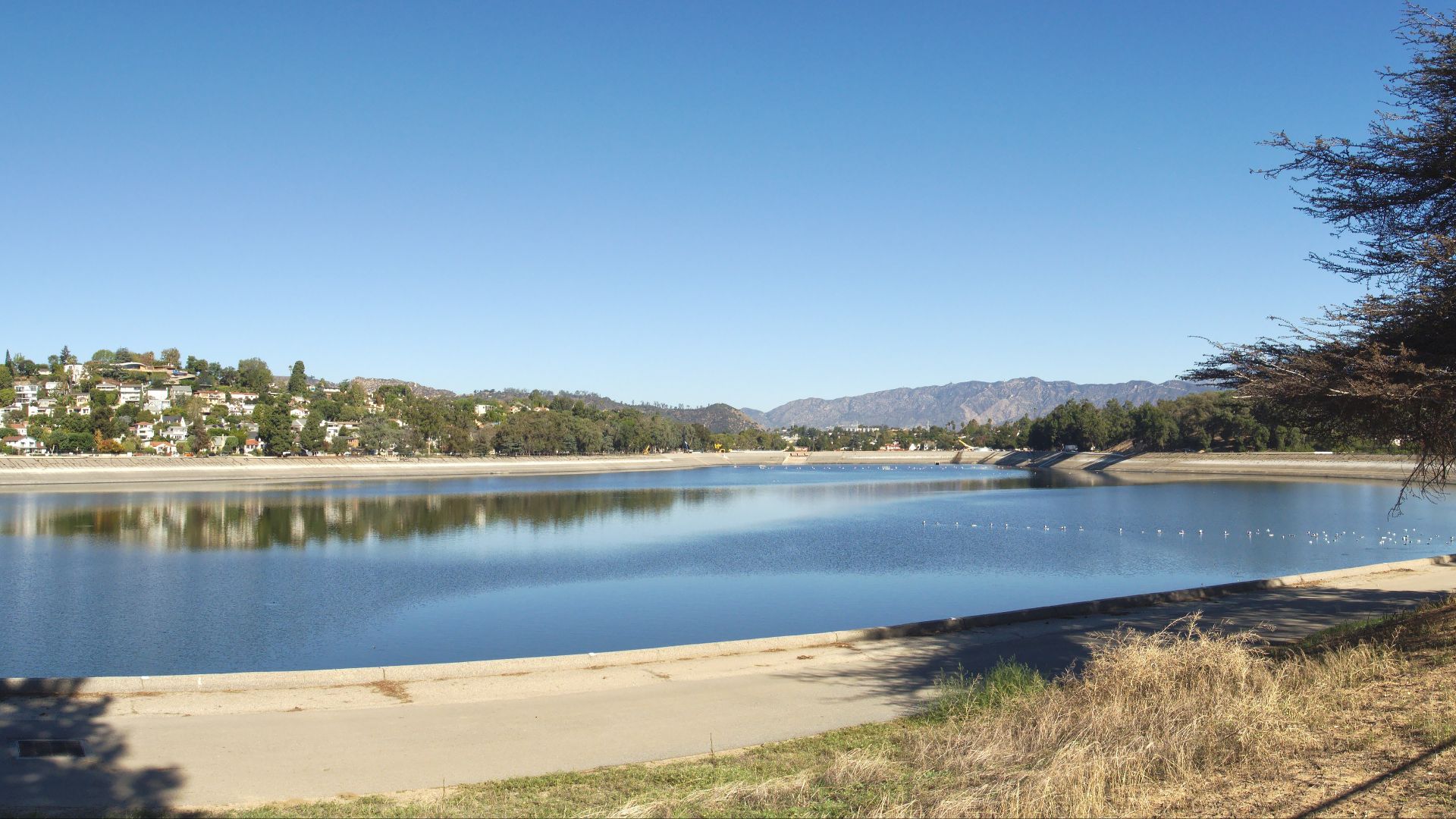 File:Silver Lake Reservoir looking northwest pano 2015-10-11.jpg