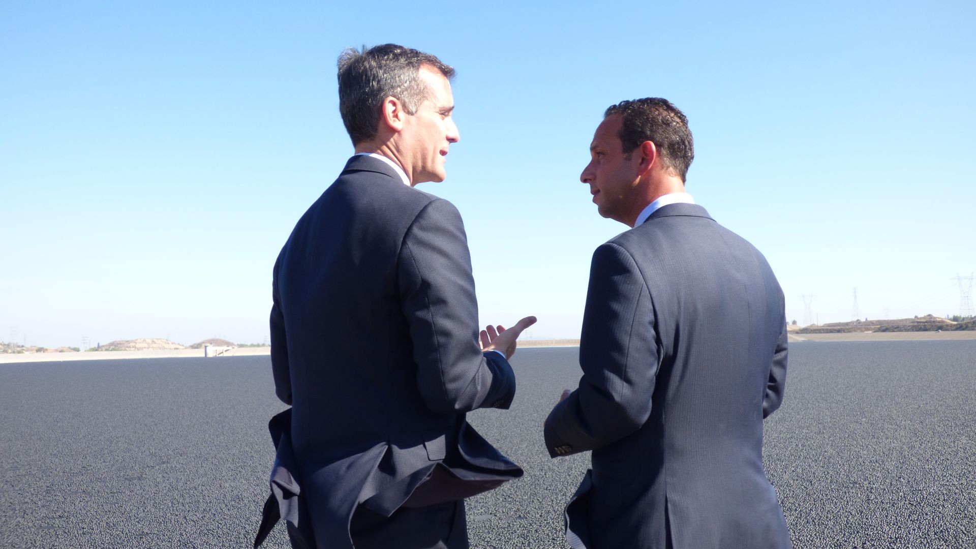 File:Deployment of Shade Balls at the LA Reservoir (20580692058).jpg