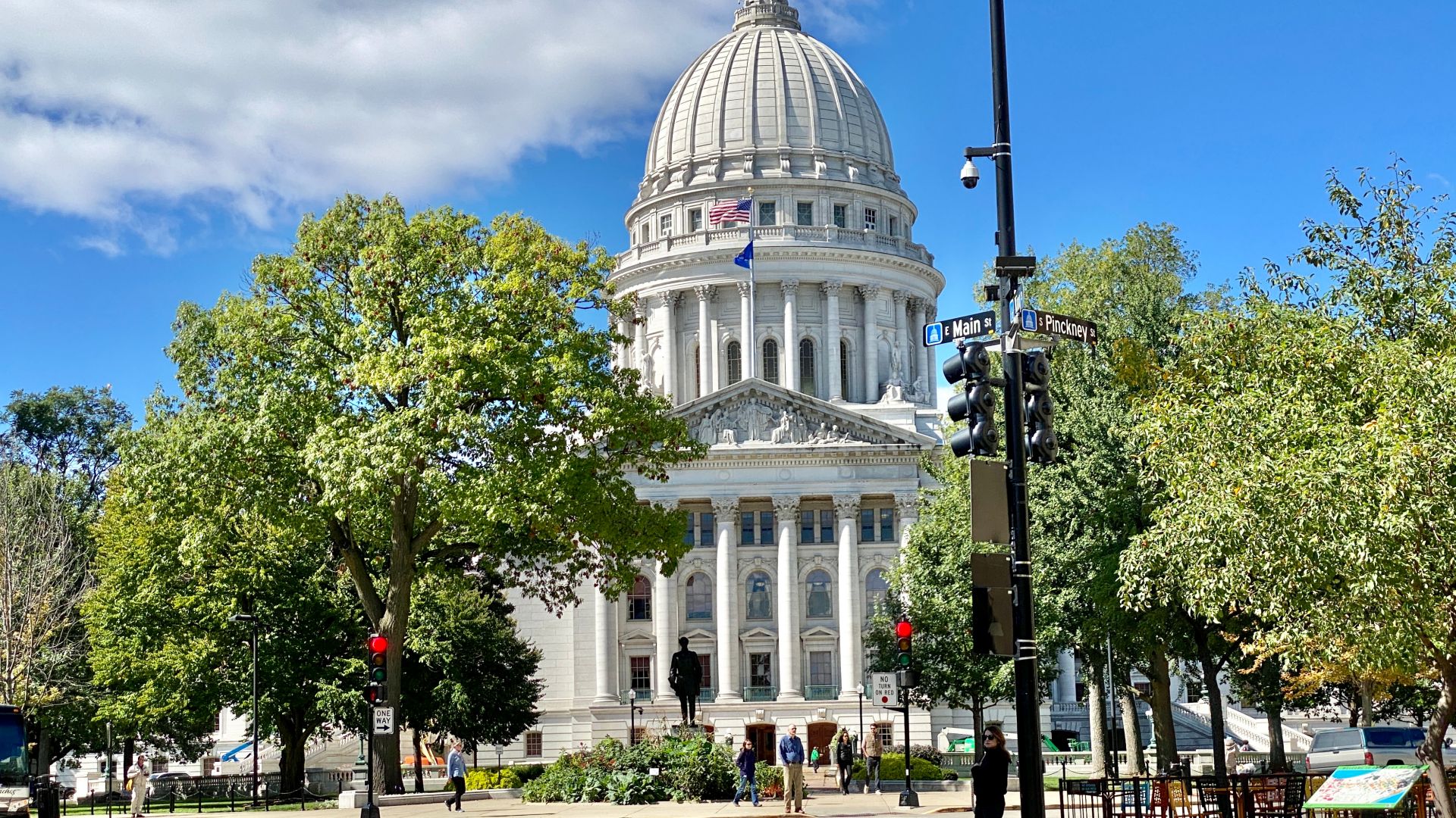 File:Wisconsin State Capitol, Capitol Square, Madison, WI (52734142484).jpg