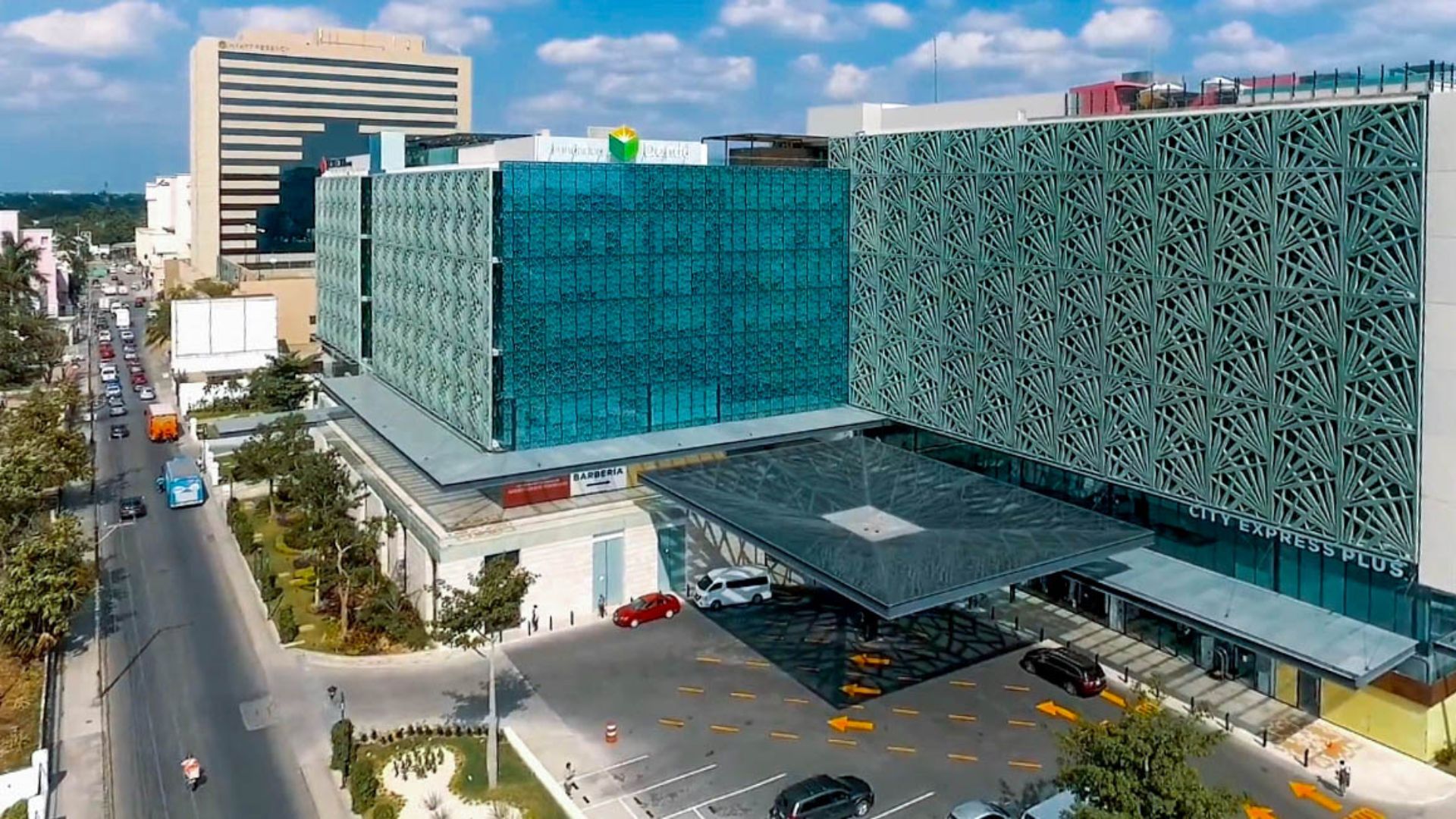 File:Paseo 60 and Hyatt Regency Mérida.jpg