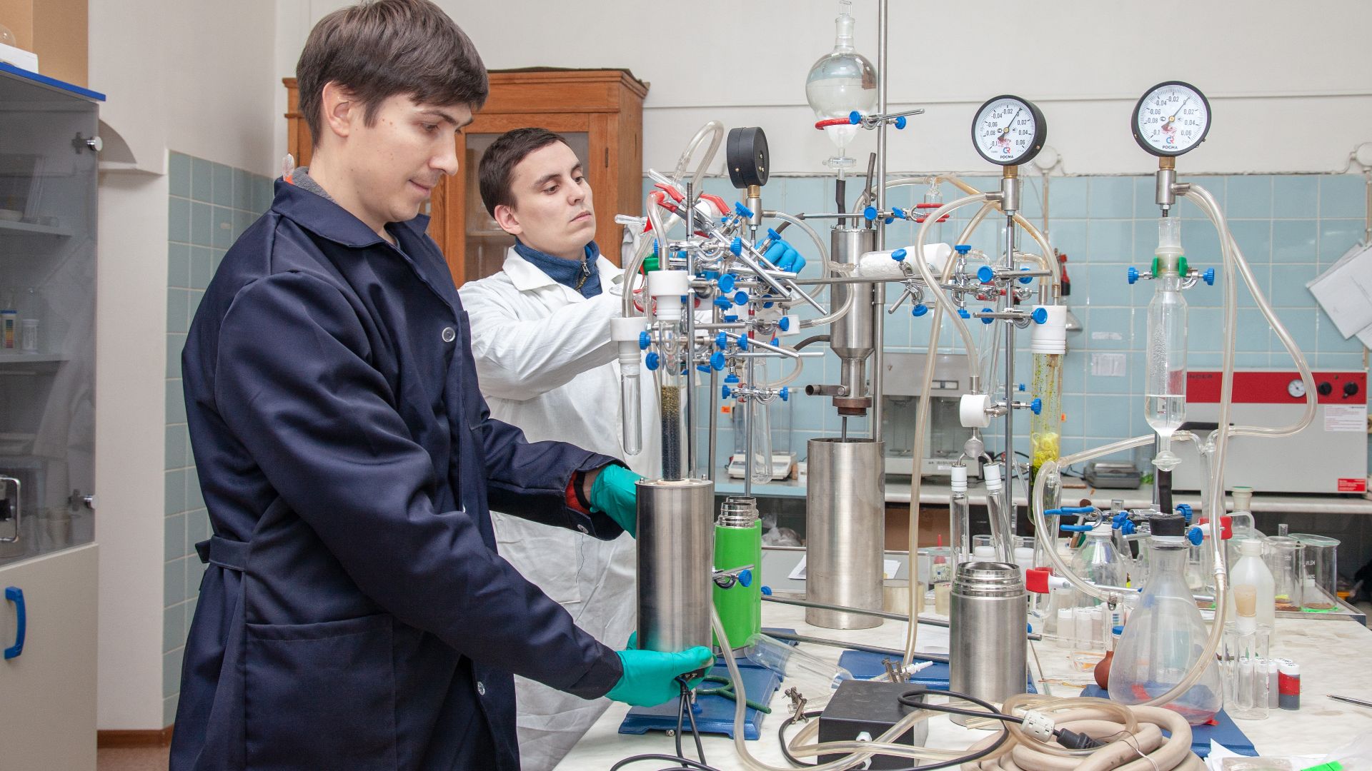 File:Lab for Ecological Radiology of the Institute of Geodinamics and Geology.jpg