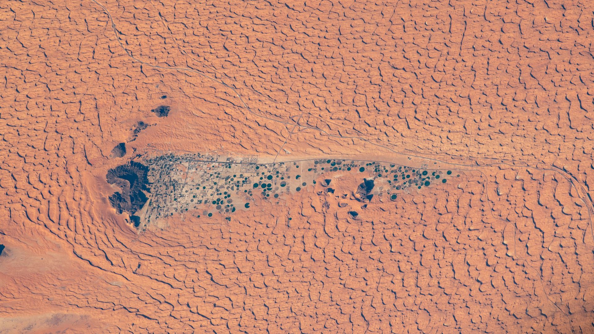 File:ISS-64 Jubba with Nefud Desert, Saudi Arabia.jpg