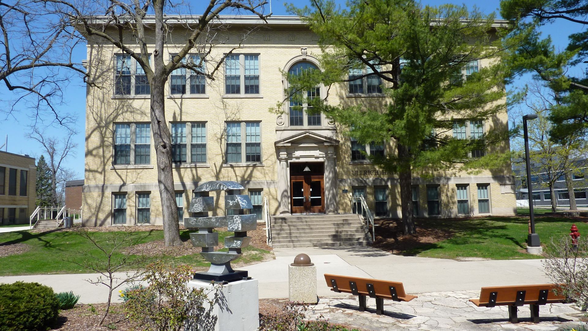 File:Ullrich Hall.jpg