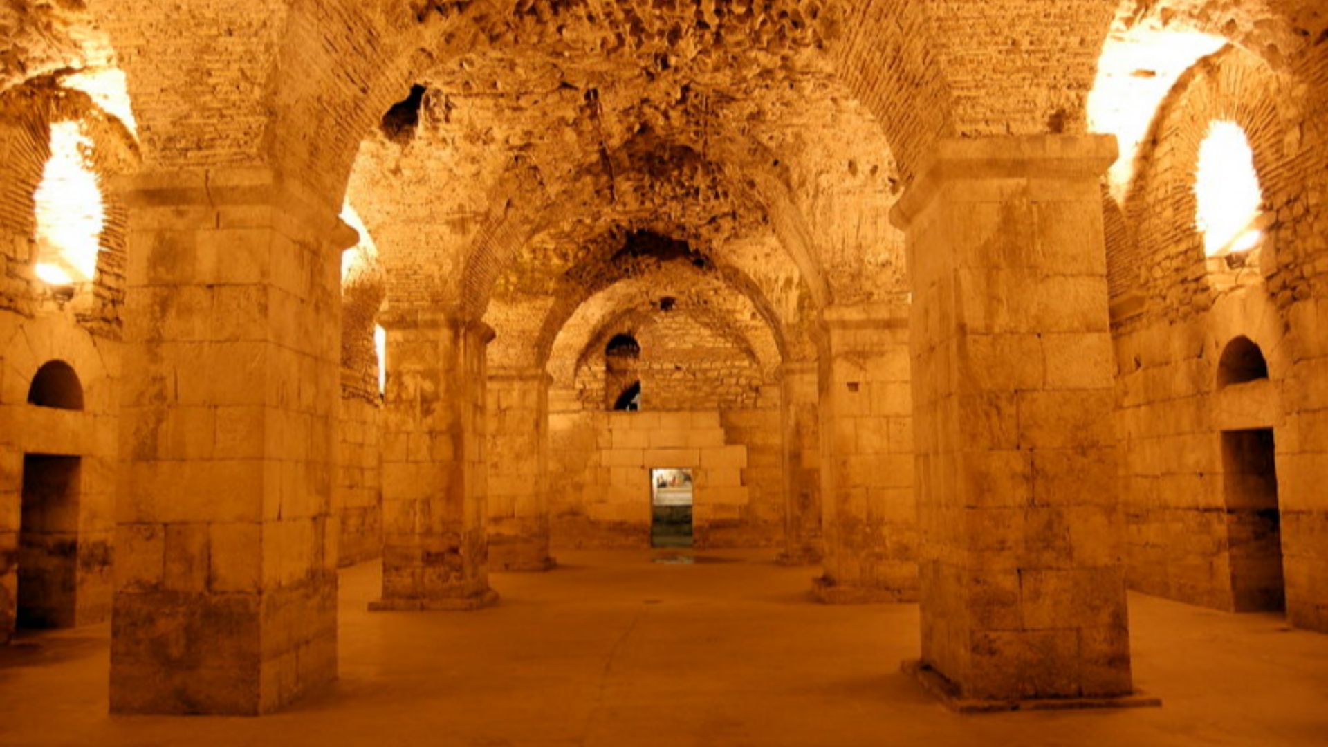 File:Diokletian Palace.JPG