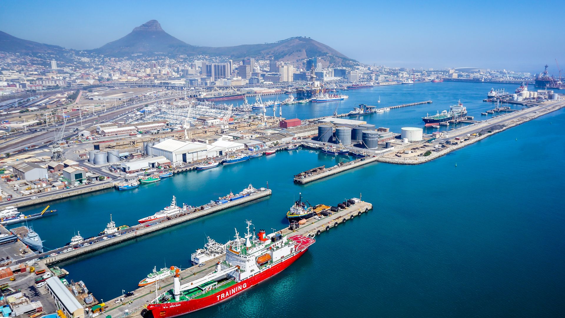 File:Port of Cape Town.jpg