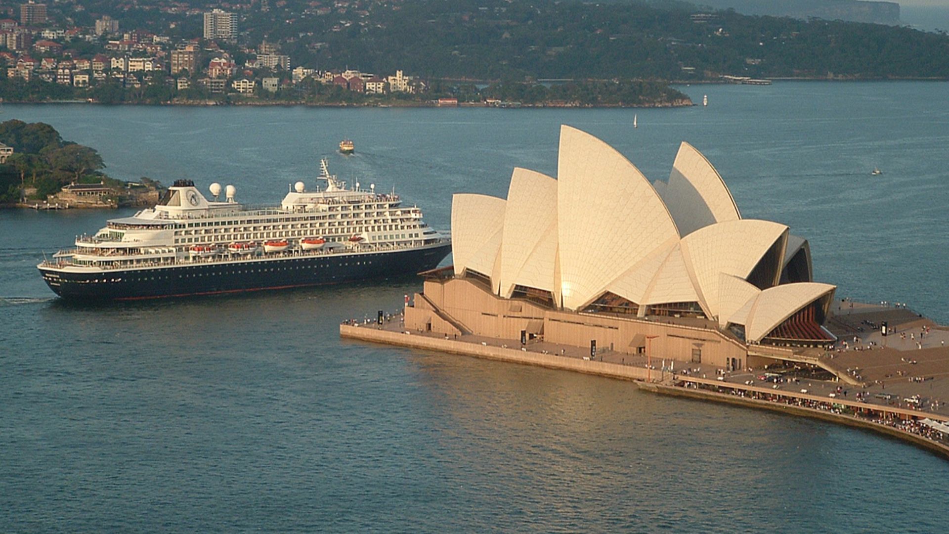 File:Sydney Opera House and luxury cruise ship 2005.jpg