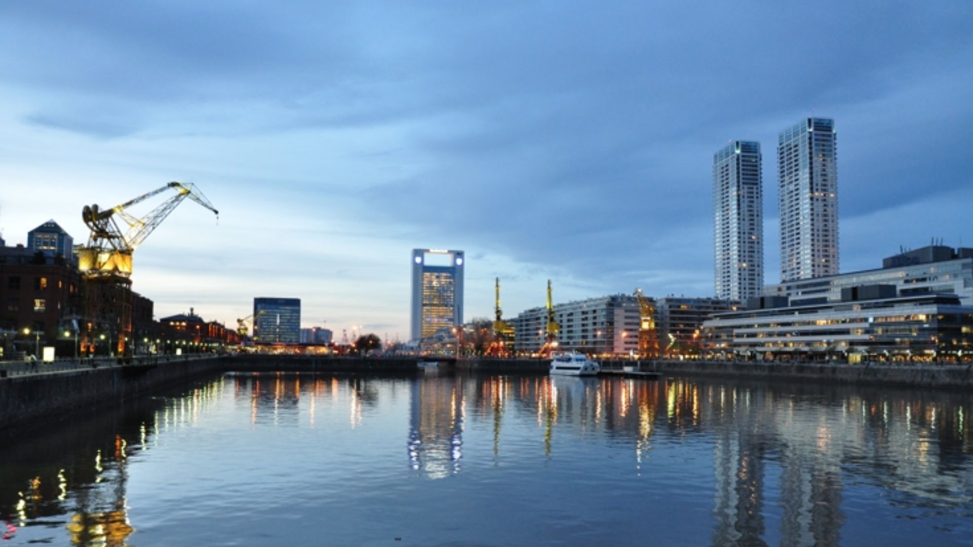 File:Buenos Aires - Puerto Madero.jpg