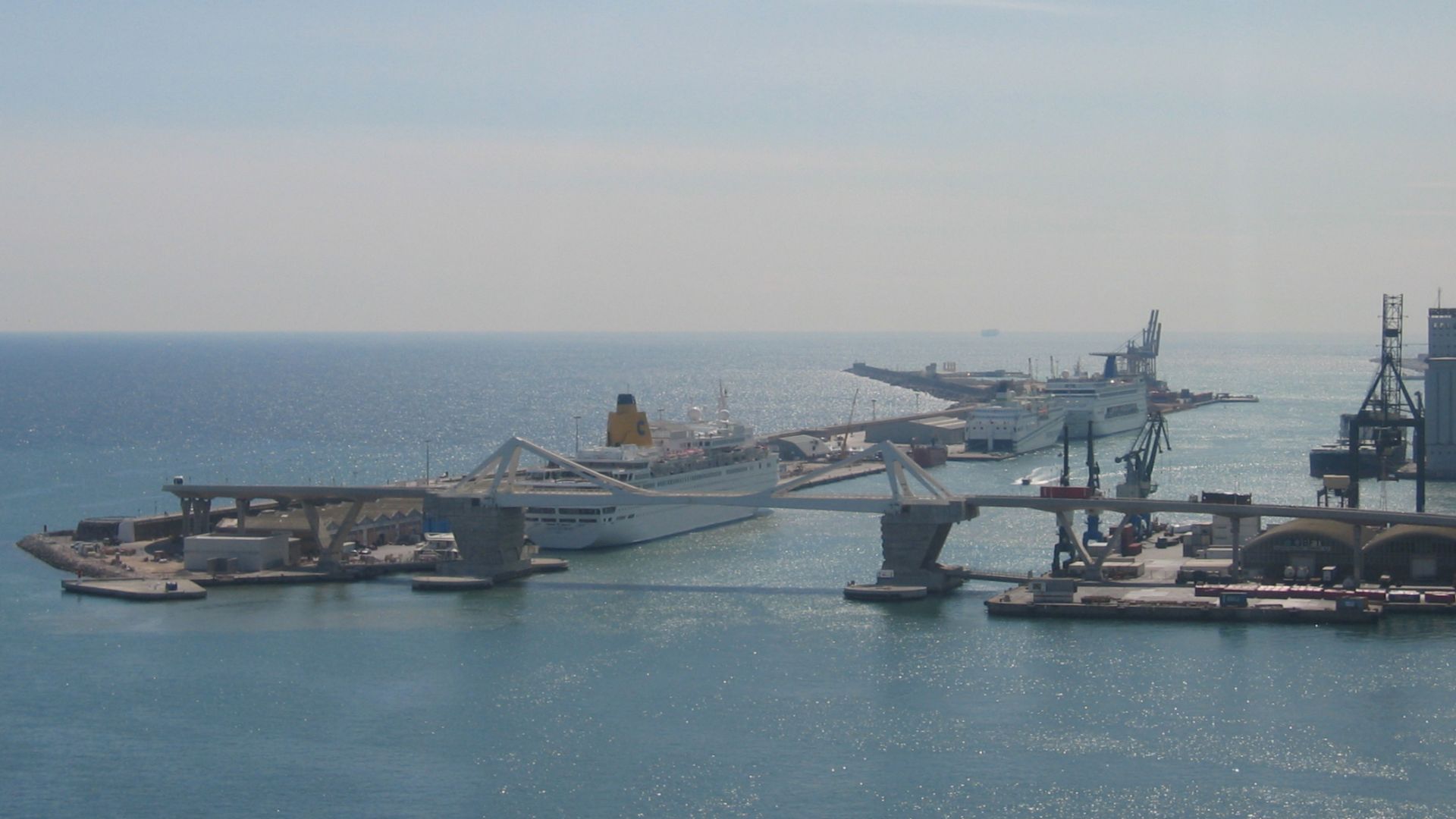 File:Cruise-ship dock, Port of Barcelona.jpg
