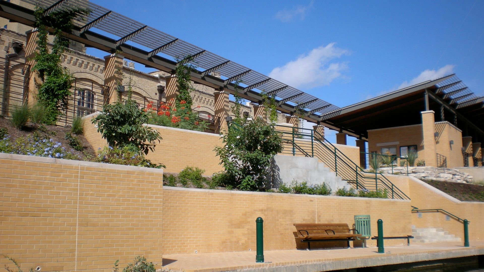 File:SA River Walk SAMA landing 2009.jpg