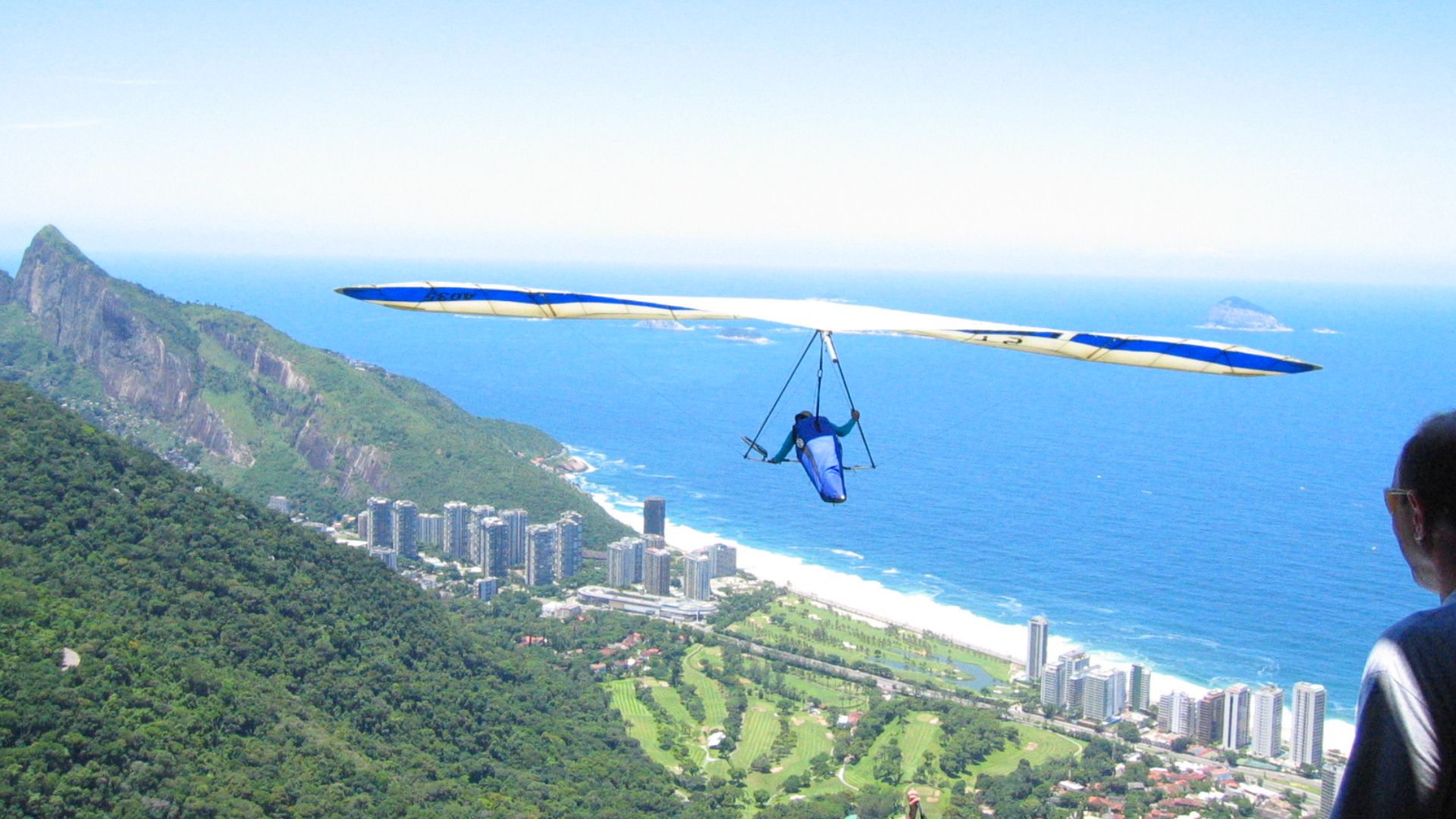 File:Hang gliding Brasil.jpg