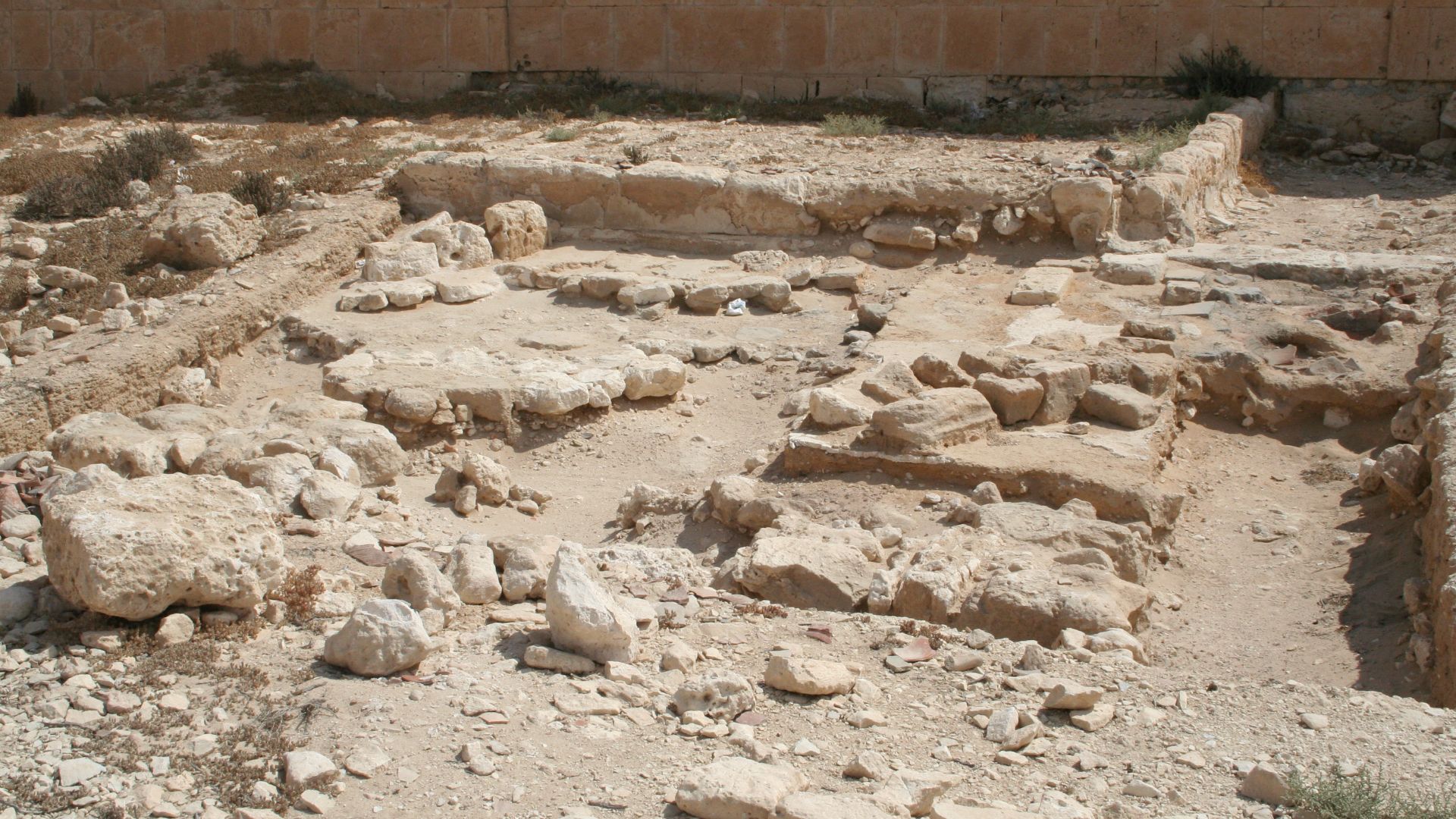 File:Taposiris Magna Temple 02.JPG