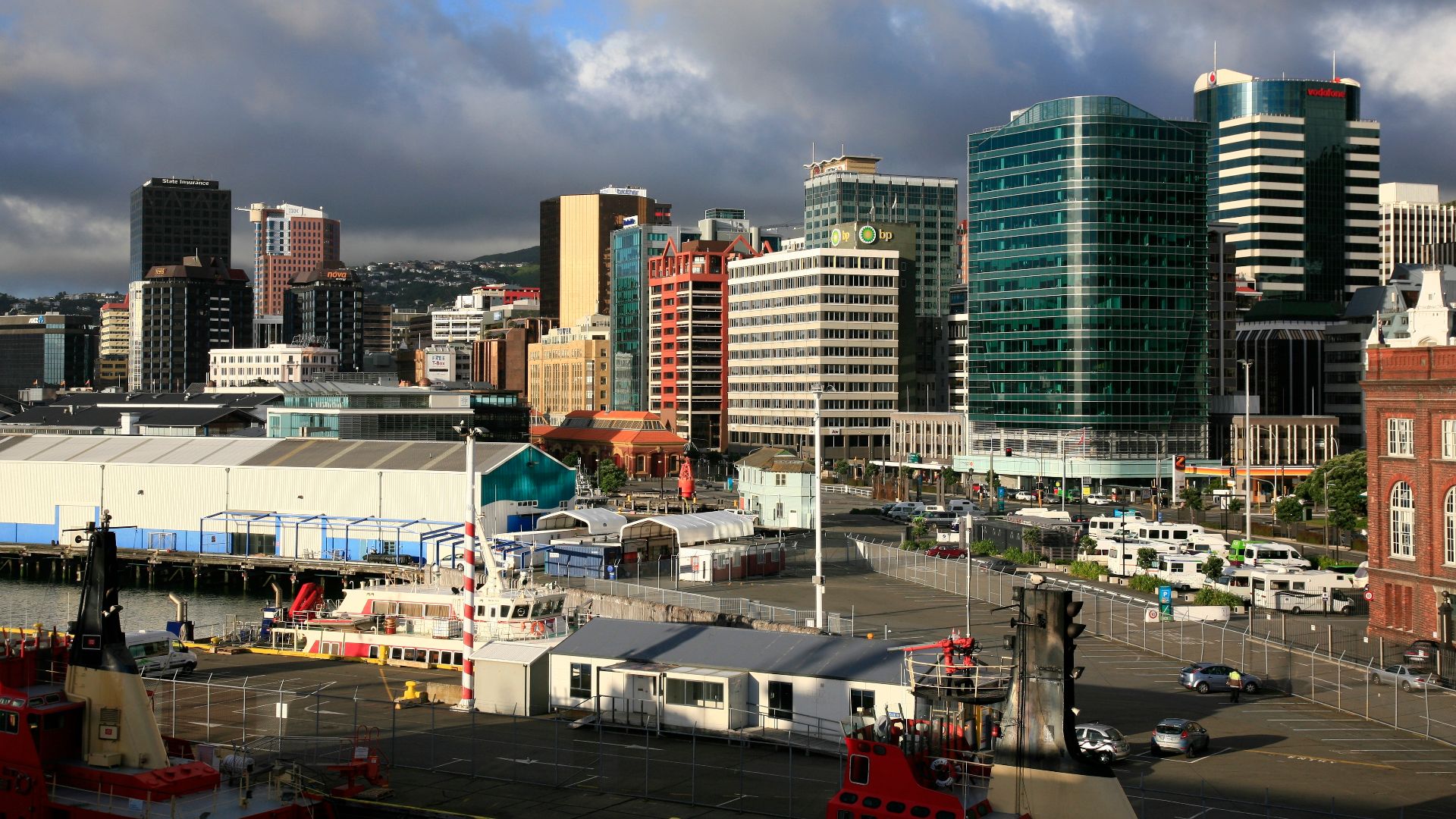 File:Northern end of Wellington Waterfront.jpg