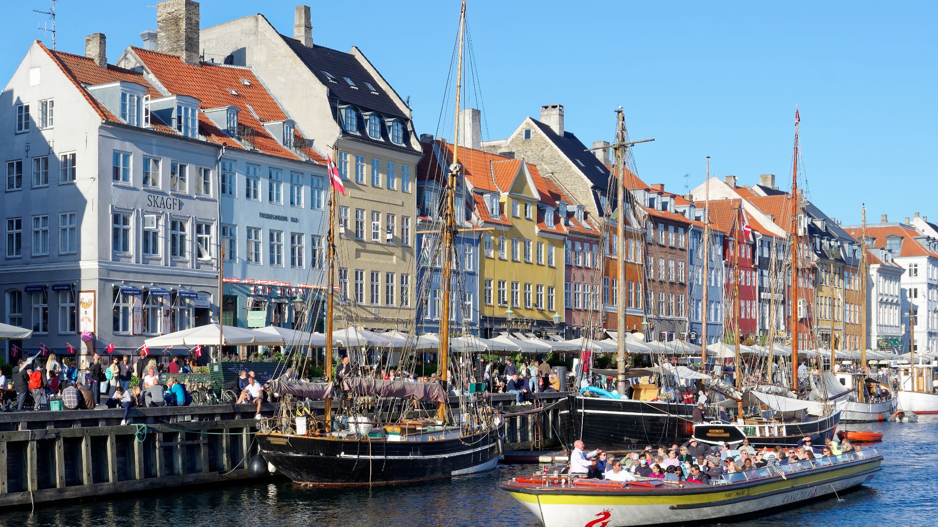 File:Boats at Nyhavn, Copenhagen, 20220616 1937 6628.jpg