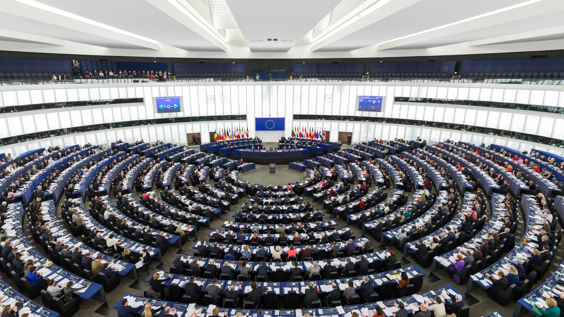File:European Parliament Strasbourg Hemicycle - Diliff.jpg