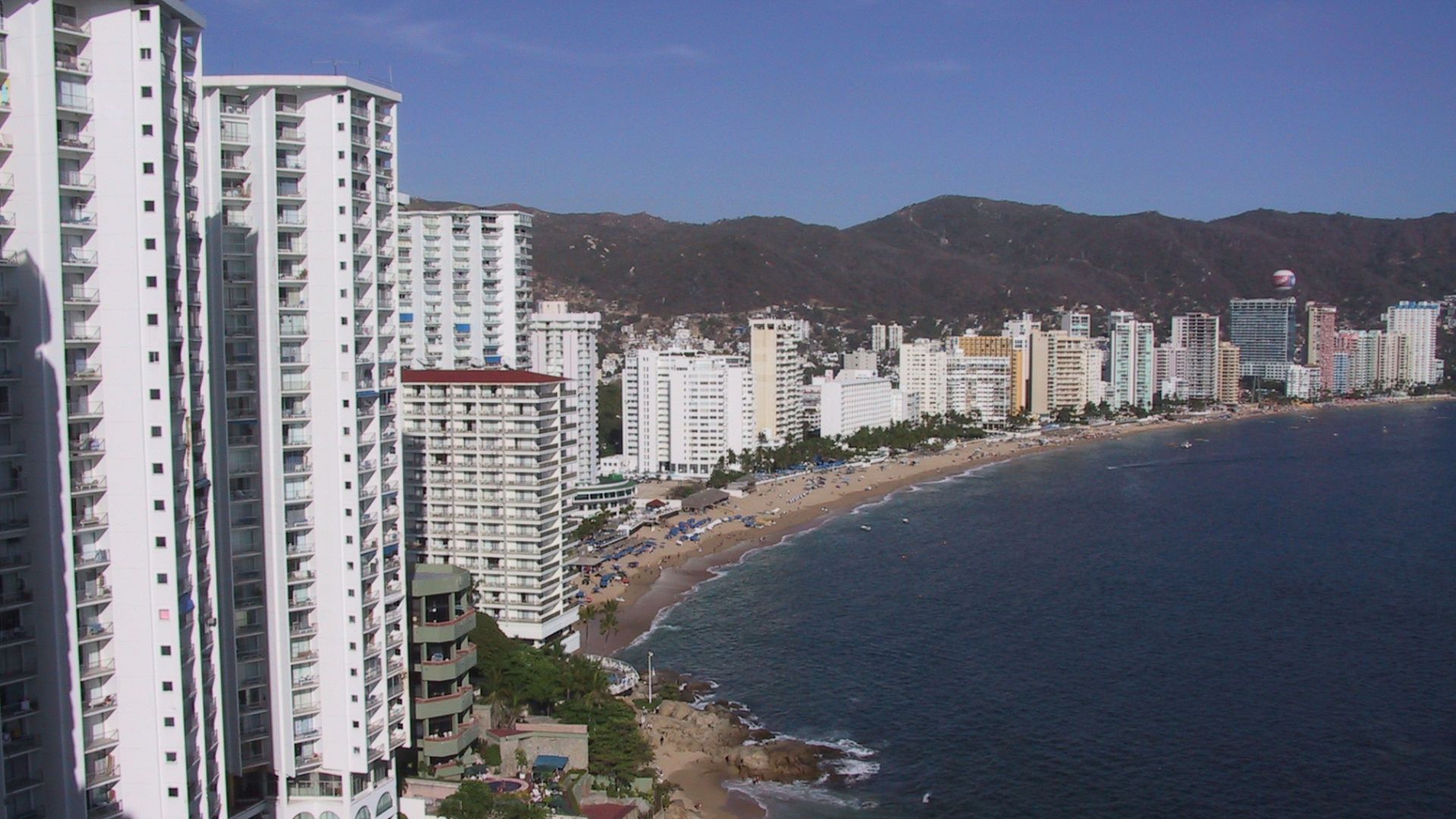 File:Acapulco Beach.jpg