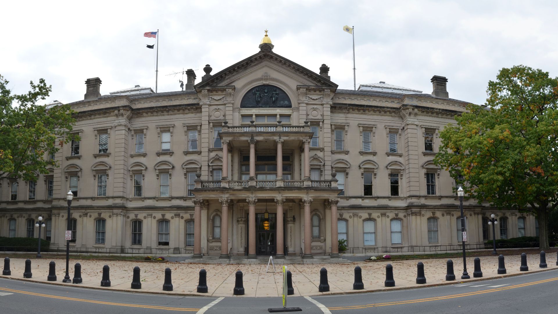 File:New Jersey State House north panorama.jpg