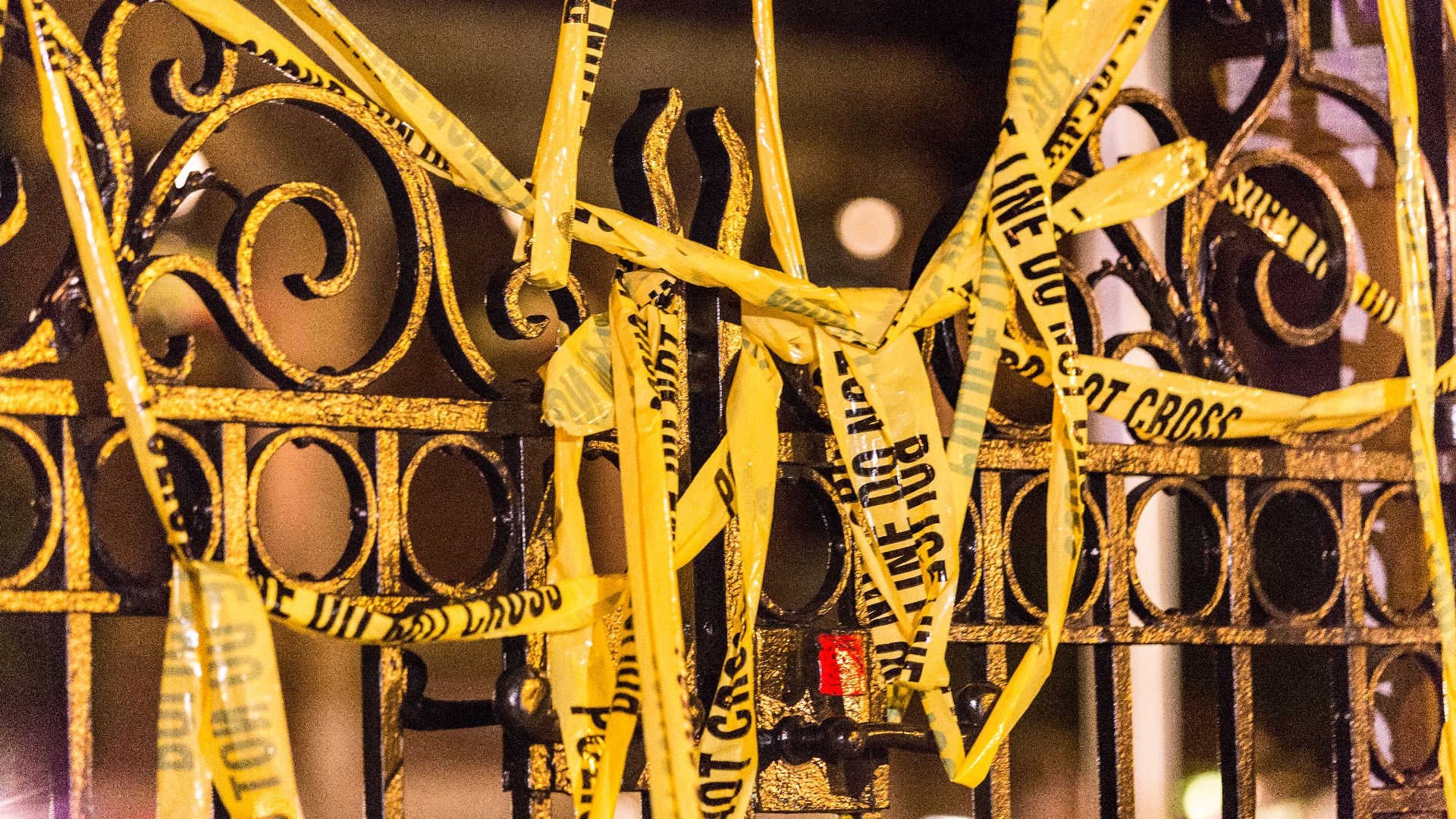 File:Police Tape at Minnesota Governor's Mansion - Philando Castile (27531728693).jpg