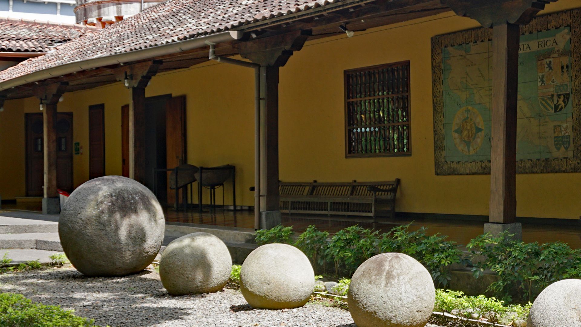 File:Diquis Stone Spheres Museo Nacional CRI 01 2020 4083.jpg