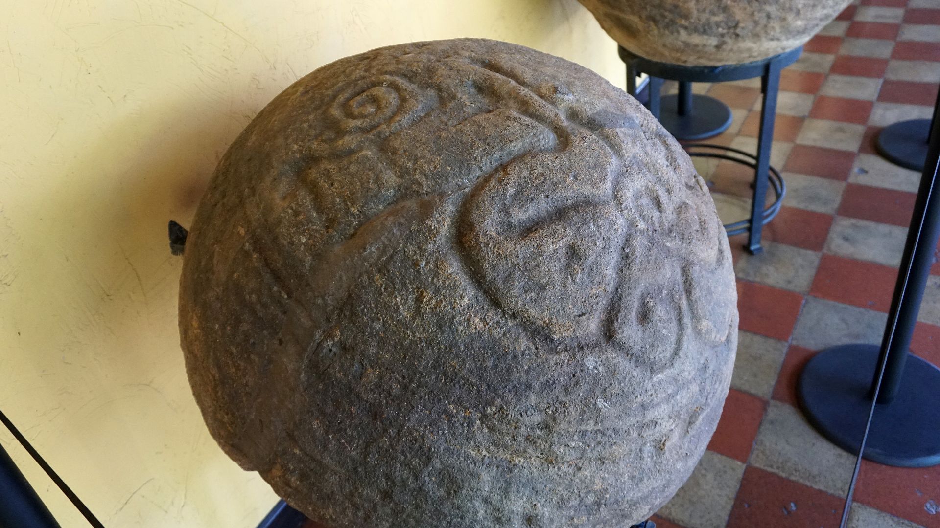 File:Engraved Diquis Stone Sphere Museo Nacional CRI 01 2020 4155.jpg