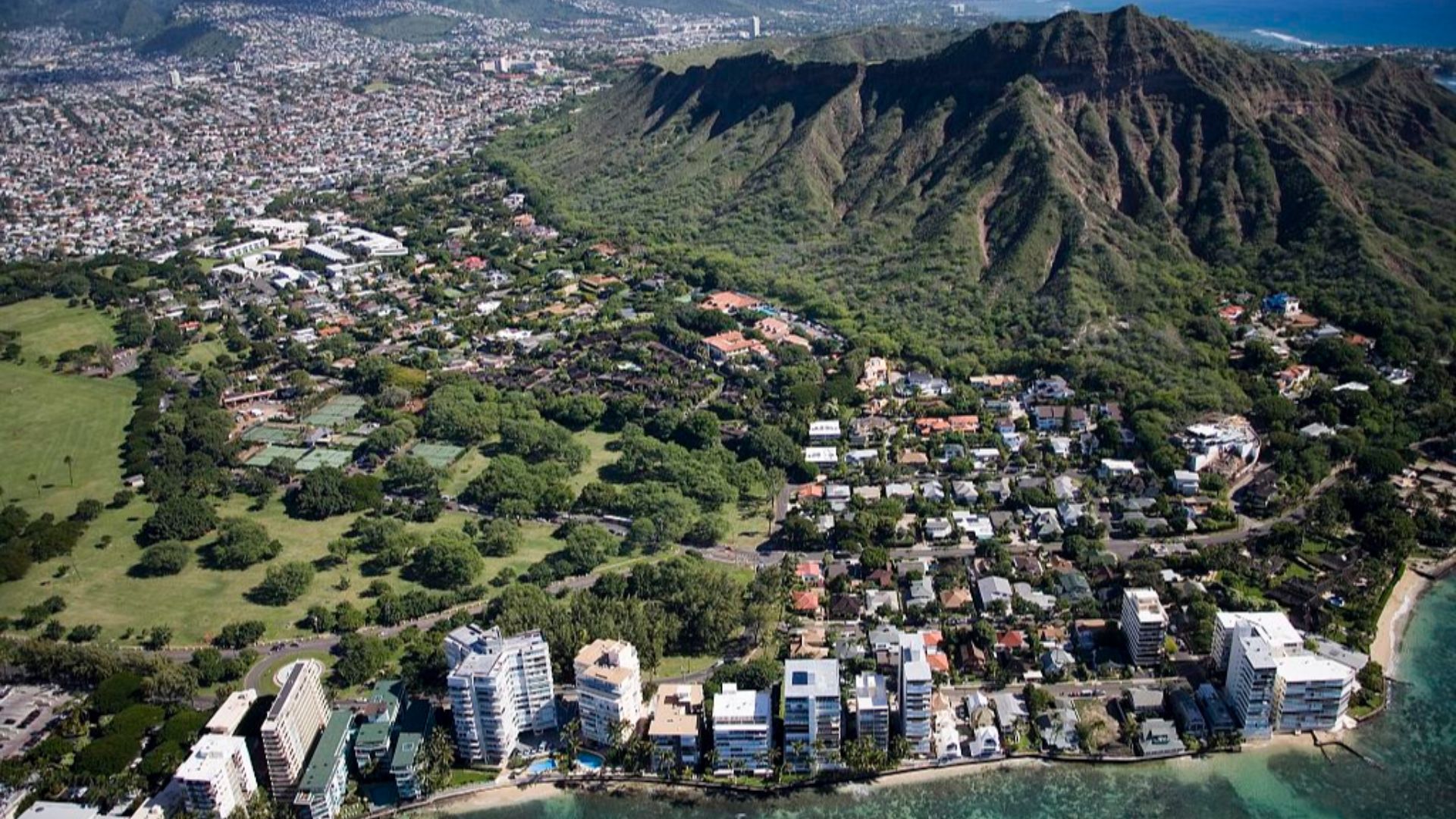 File:Aerial view of Waikiki Beach and Honolulu, Hawaii, Highsmith.jpg