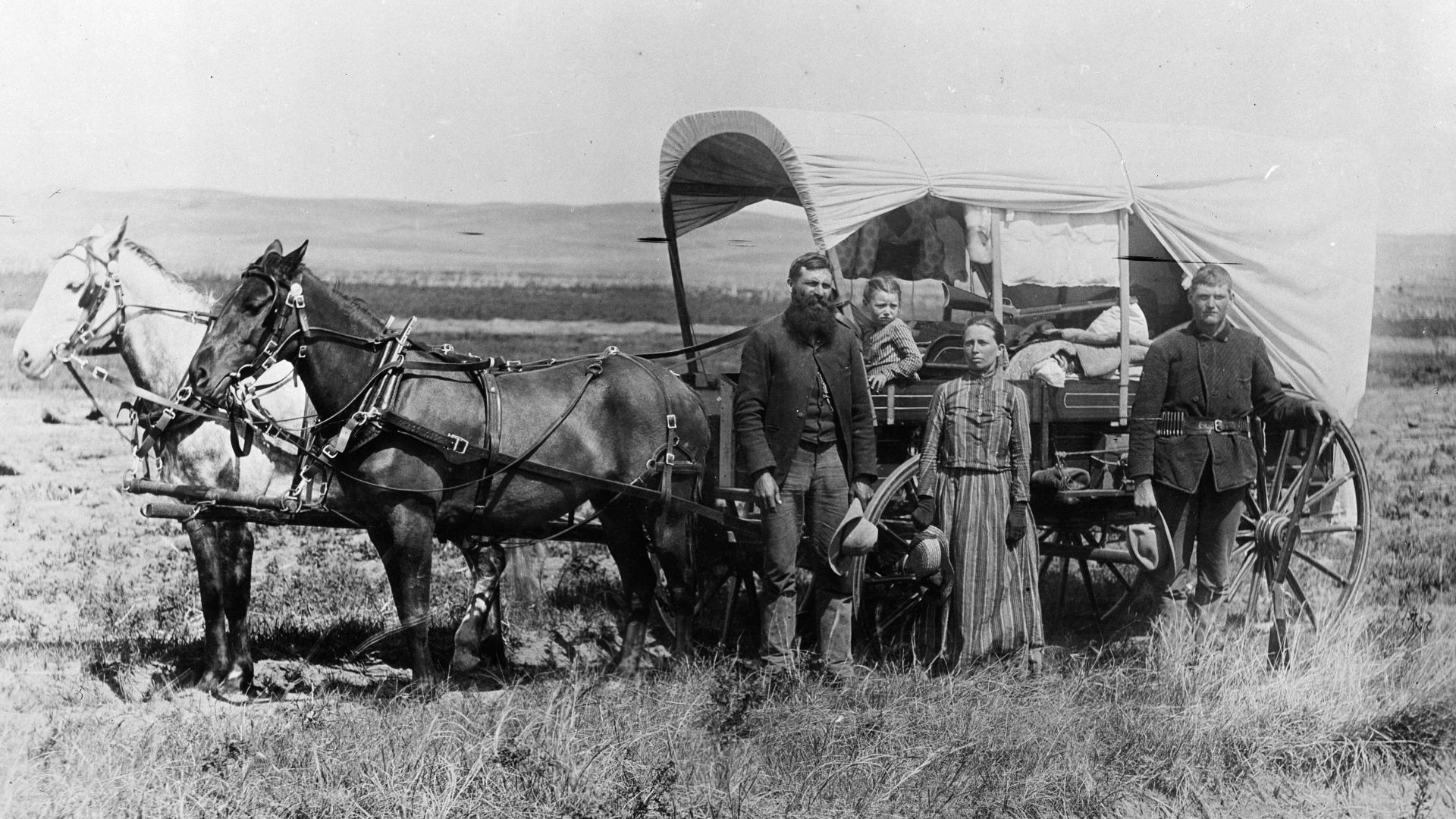 File:Photograph of a Family with Their Covered Wagon During the Great Western Migration, 1866 - NARA - 518267.jpg