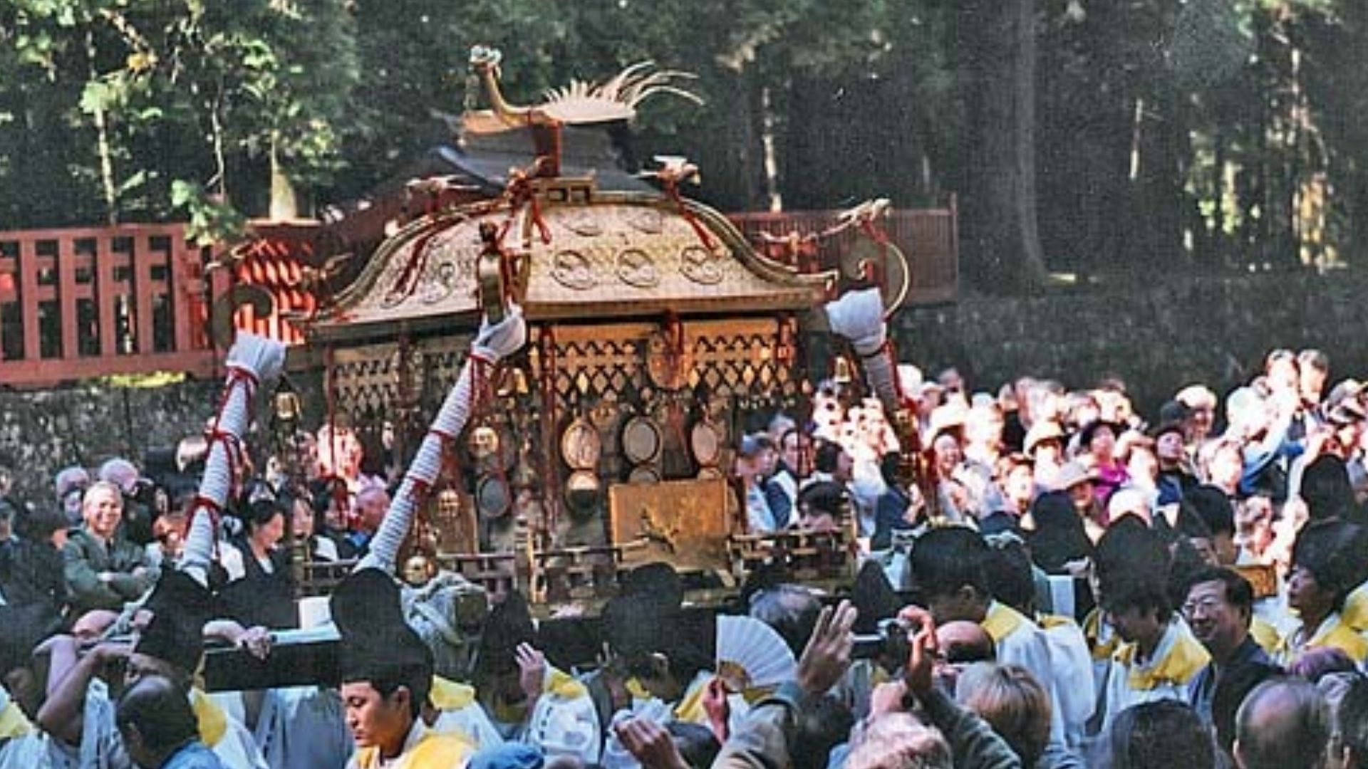 File:ToshoguMikoshi5.jpg