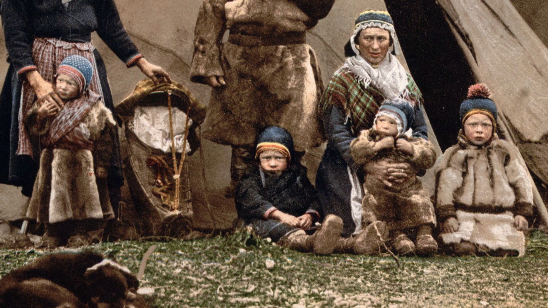 File:Saami Family 1900.jpg