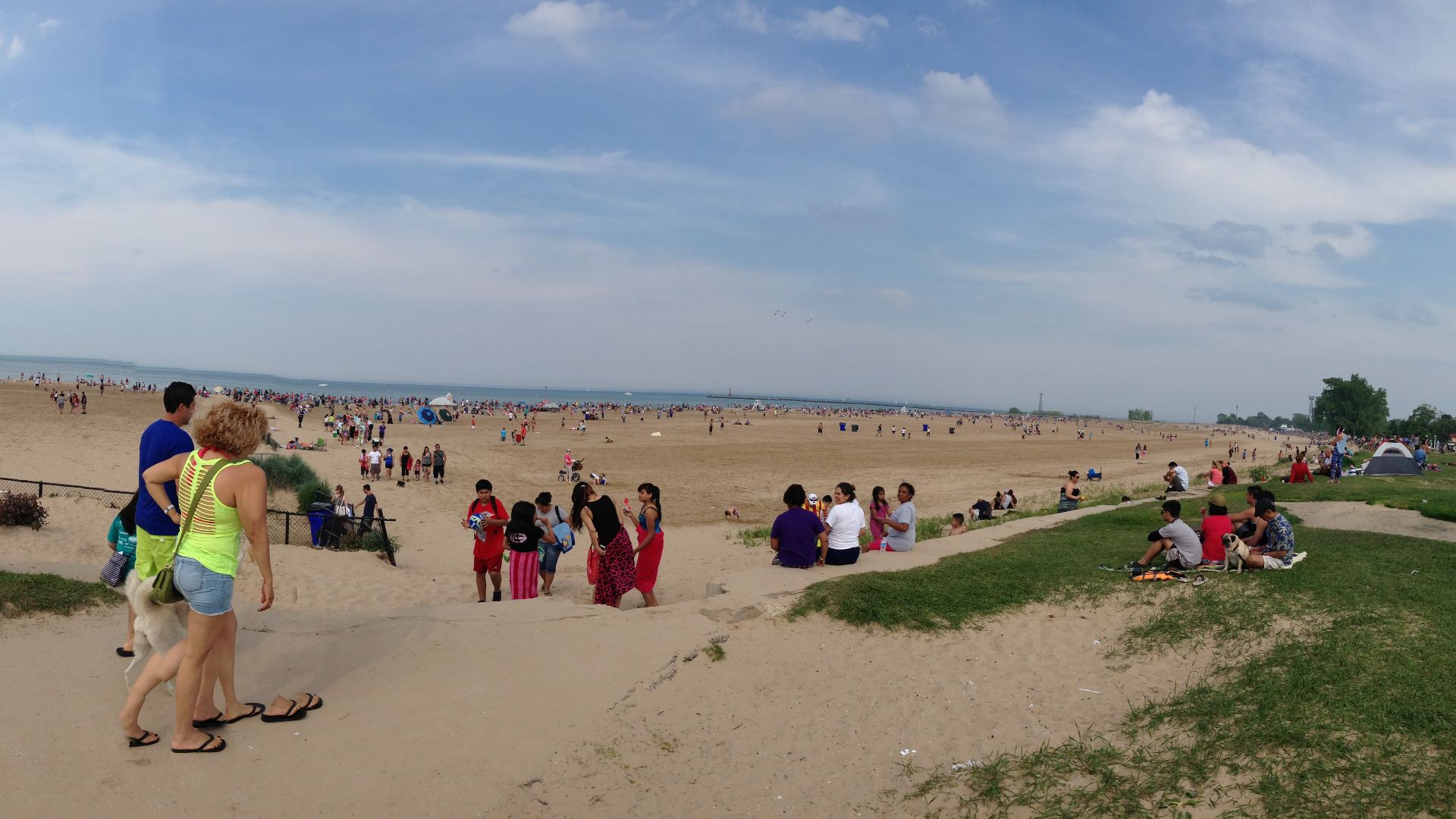 File:Montrose beach, Chicago 2014.jpg