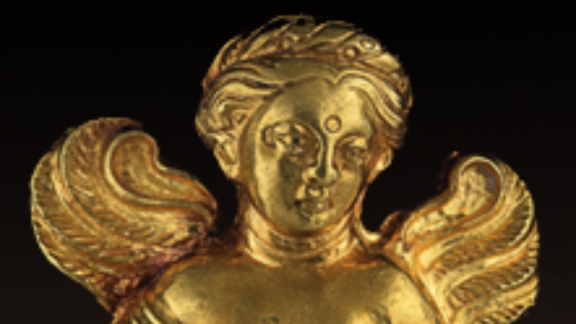 File:Applique, Tillia tepe, tombeVI, Musée national d'Afghanistan.jpg