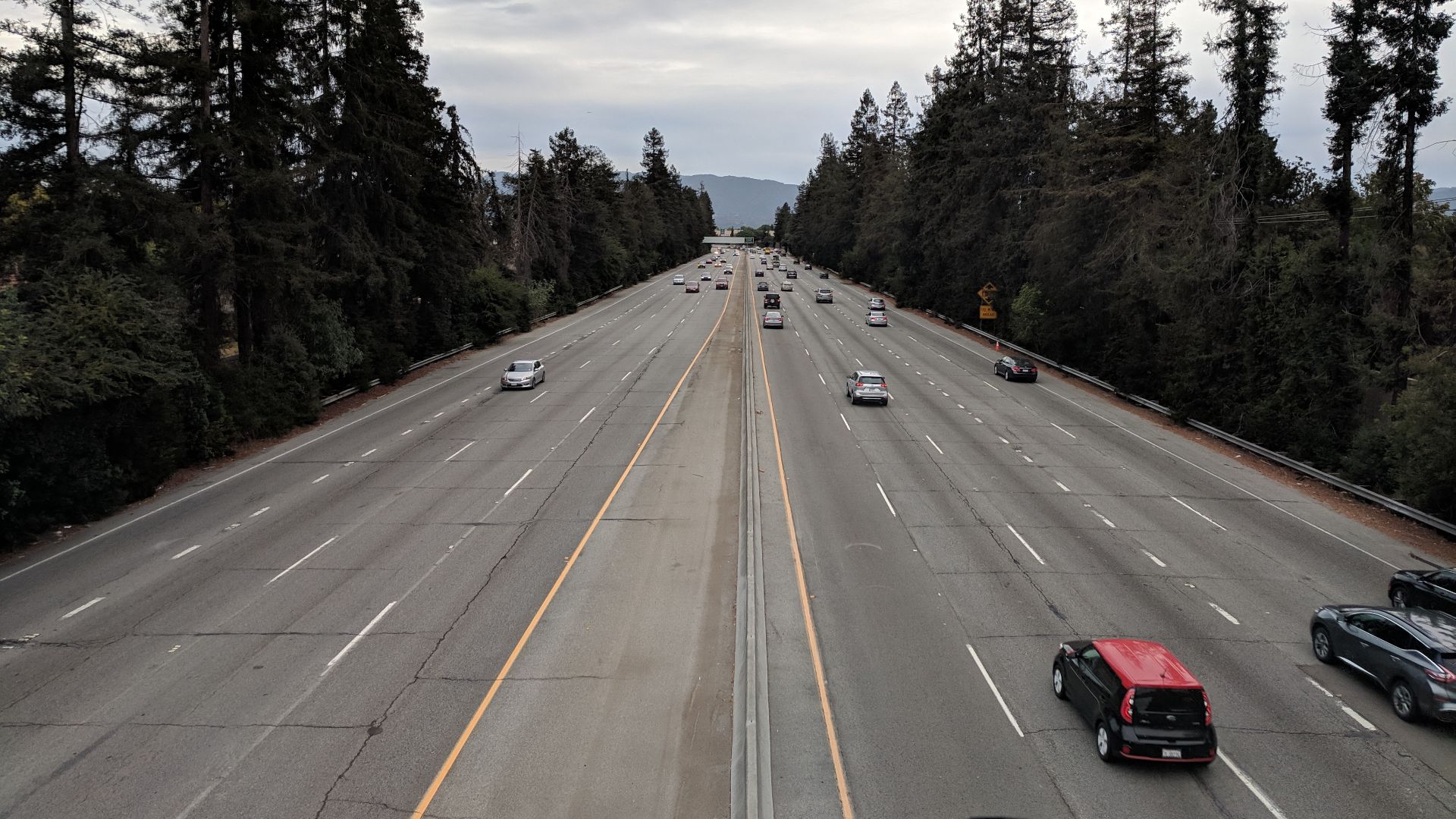File:CA-17 looking south from overpass near Hamann Park.jpg