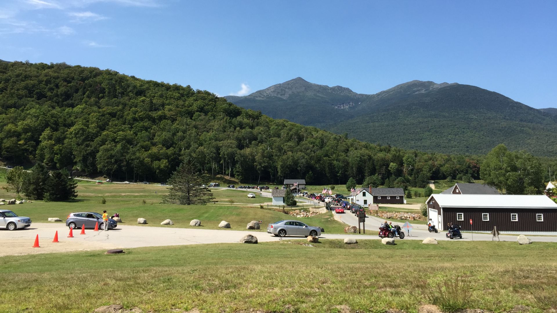 File:2016-09-03 13 13 01 The bottom (east) end of the Mount Washington Auto Road in Green's Grant Township, Coos County, New Hampshire.jpg