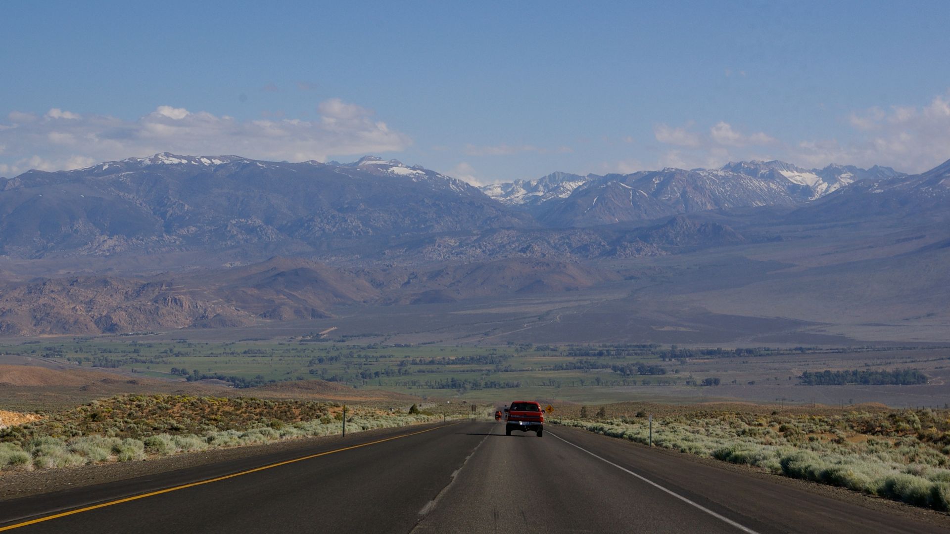 File:US395descending intobishop.JPG