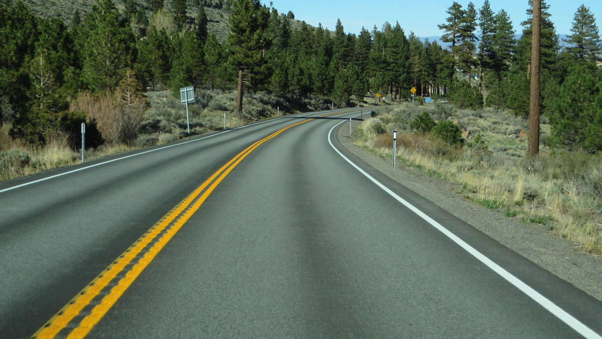 File:Mount Rose Highway, State Route 431, Between Incline Village and Reno, Nevada (16774380869).jpg