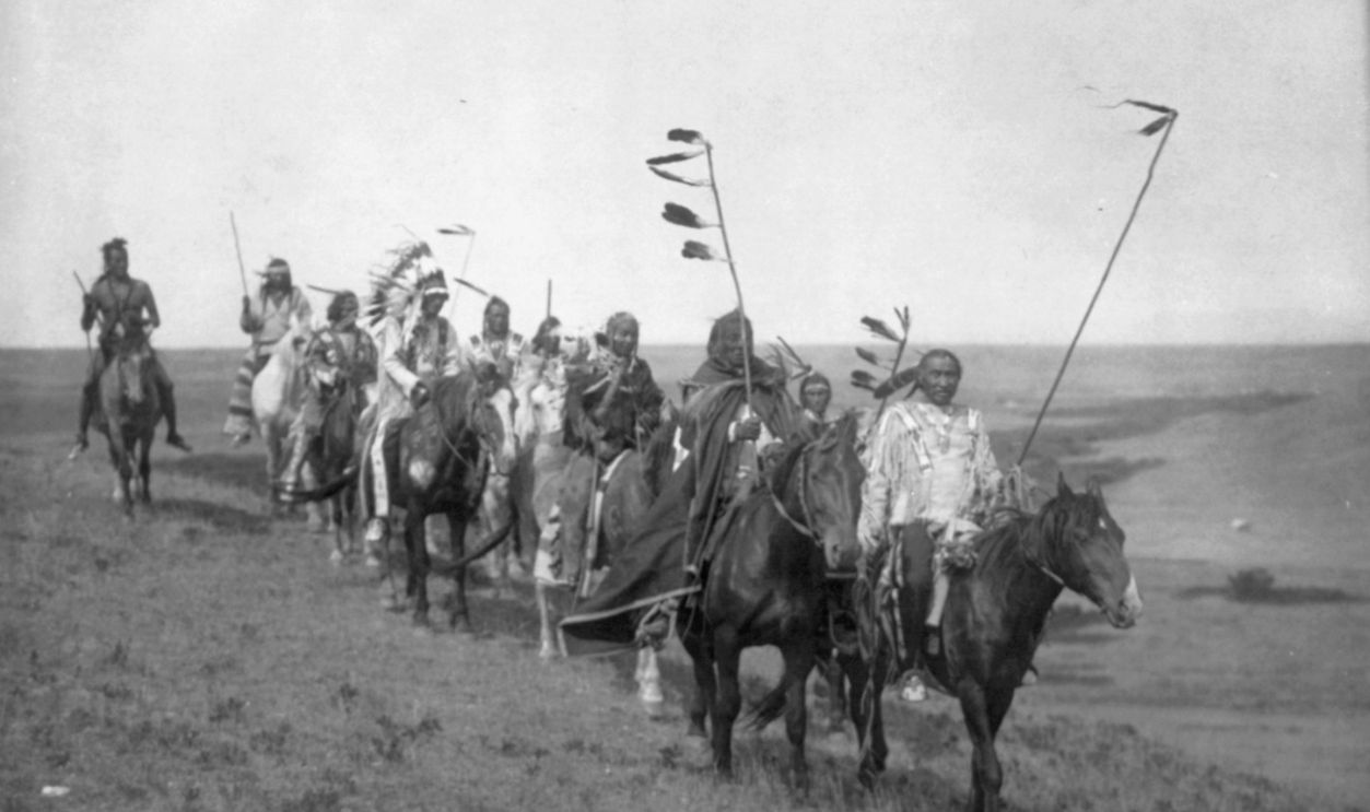 2063525916-On The War Path-Atsina