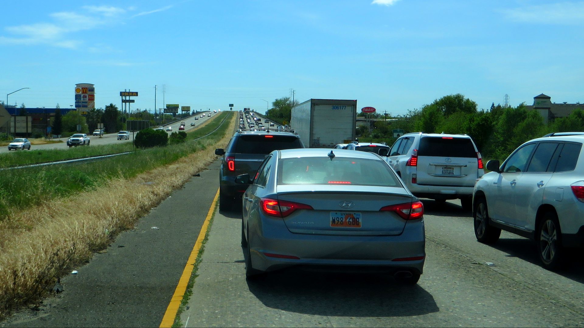 File:Traffic Jam on Interstate 80, West Sacramento, California (26101135996).jpg